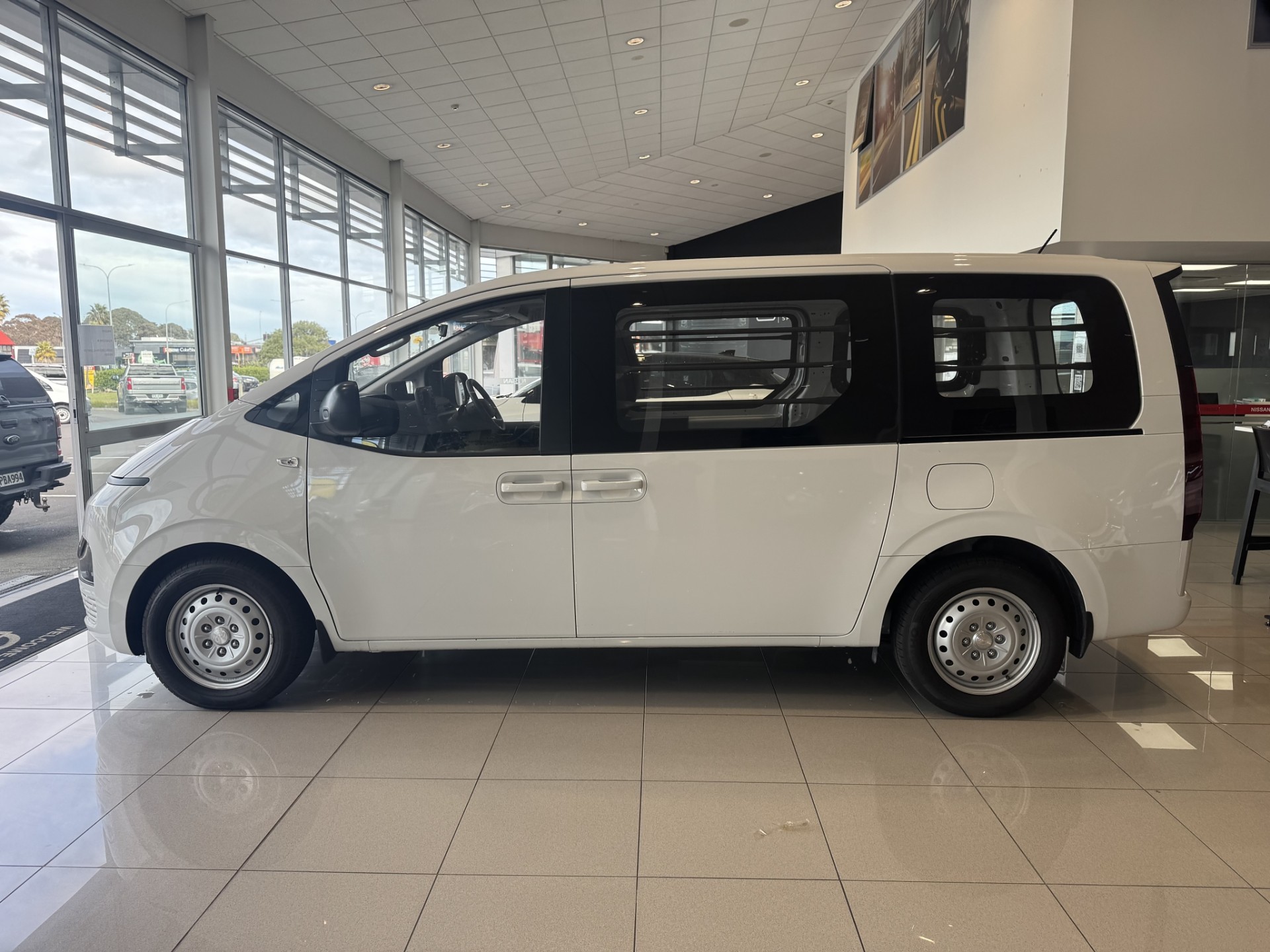 2024 Hyundai Staria 2.2Dt/8At - Image 4