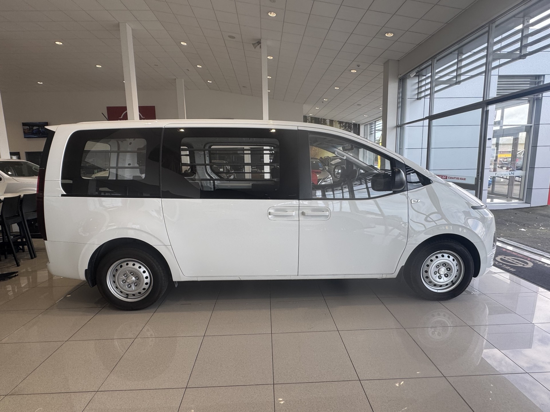 2024 Hyundai Staria 2.2Dt/8At - Image 8