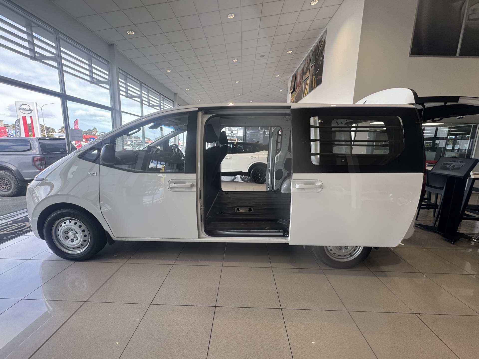 2024 Hyundai Staria 2.2Dt/8At - Image 11