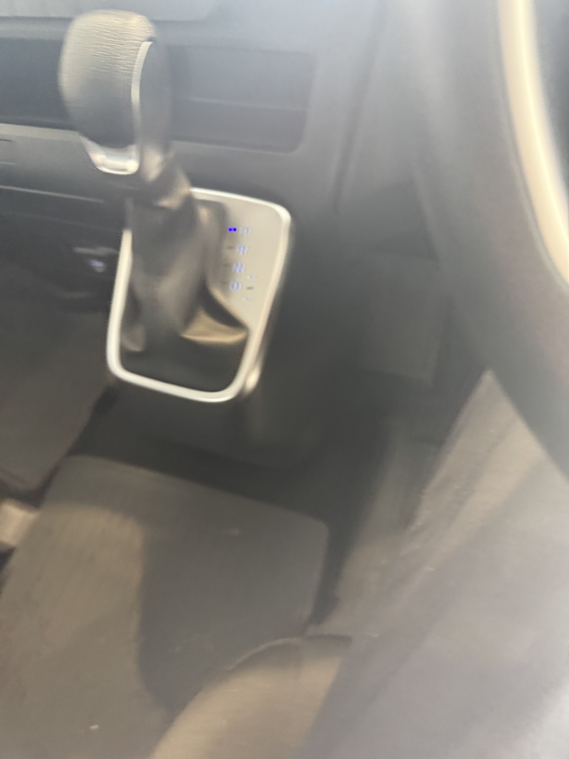 2024 Hyundai Staria 2.2Dt/8At - Image 12