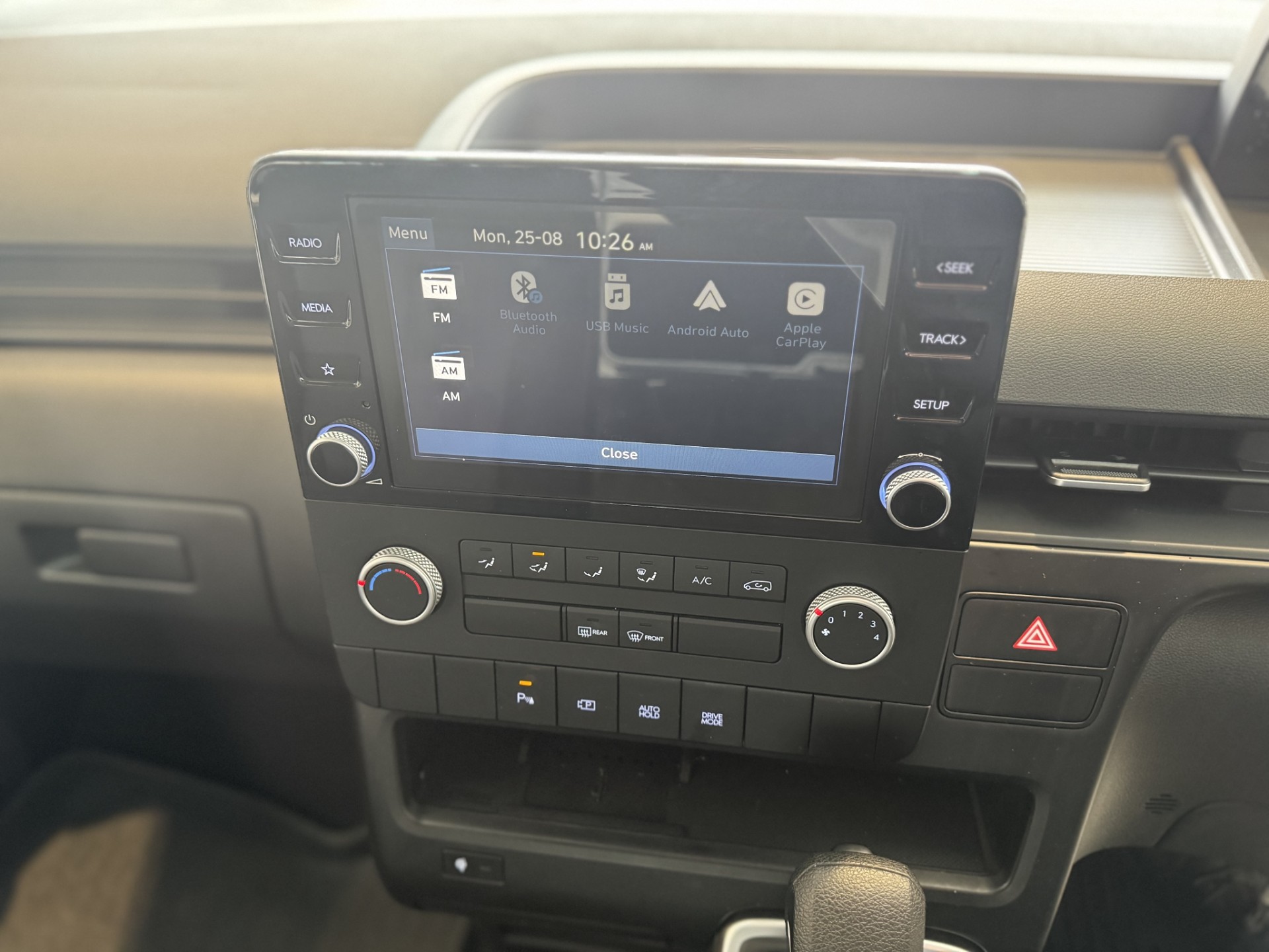 2024 Hyundai Staria 2.2Dt/8At - Image 15