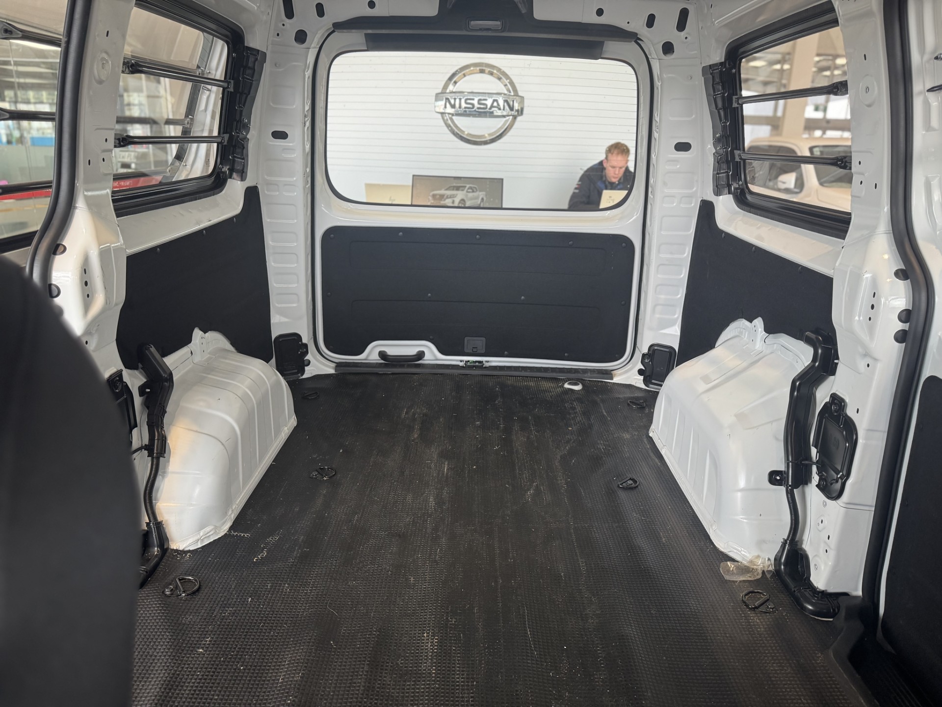 2024 Hyundai Staria 2.2Dt/8At - Image 18