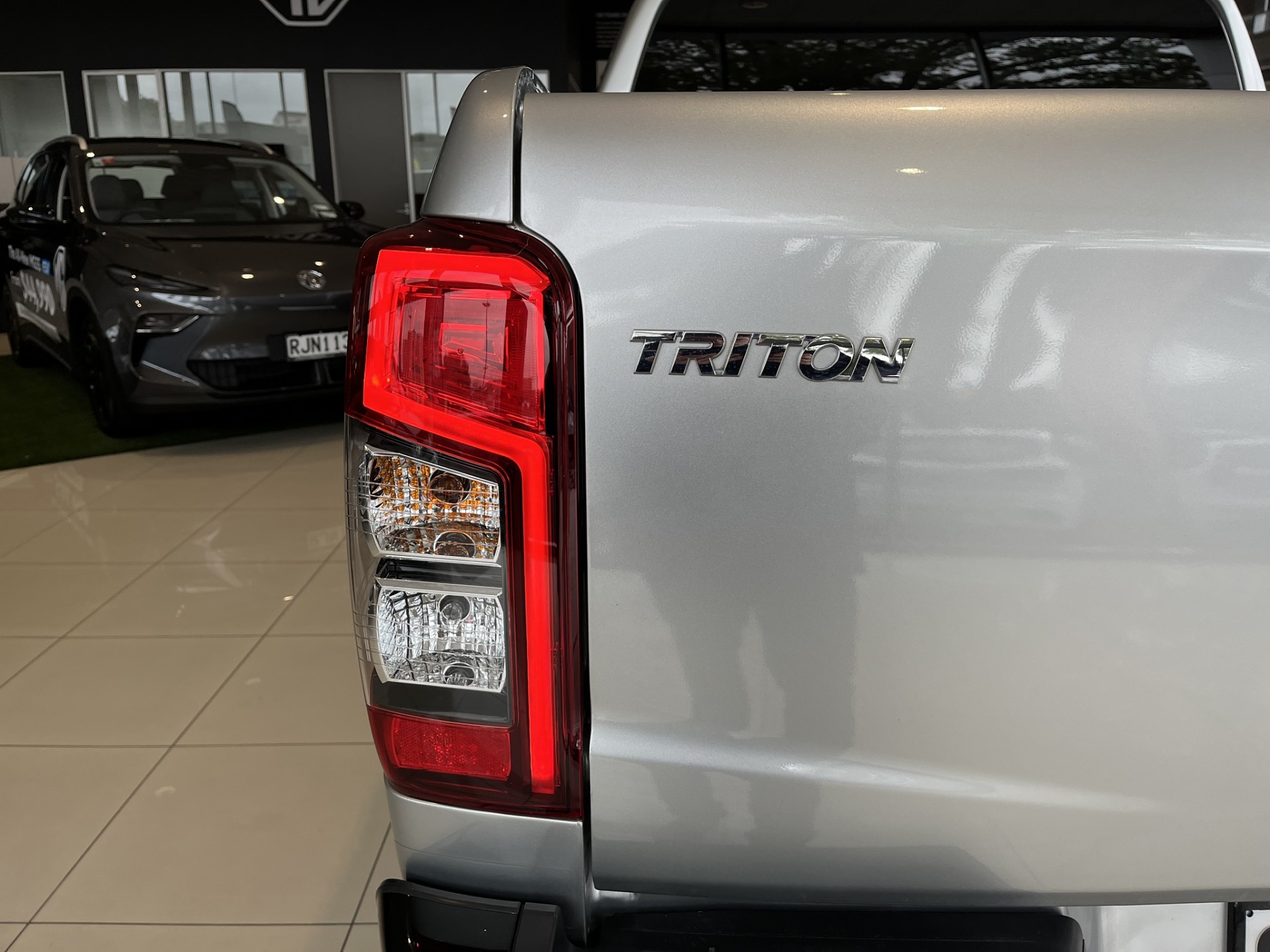 2024 Mitsubishi Triton Dc Vrxb 6At 2.4D - Image 7