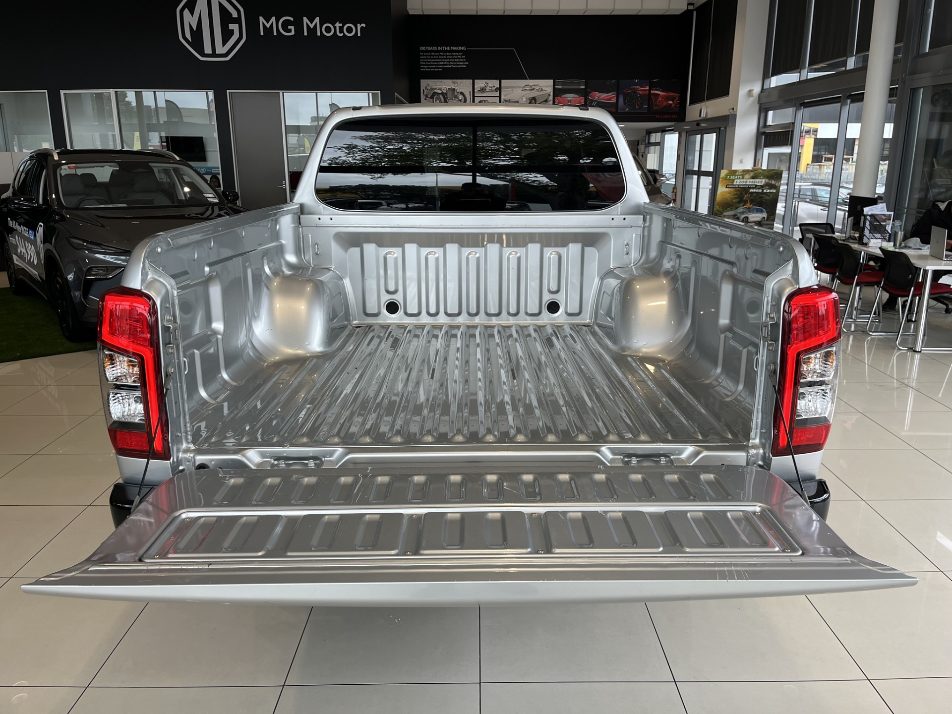 2024 Mitsubishi Triton Dc Vrxb 6At 2.4D - Image 8