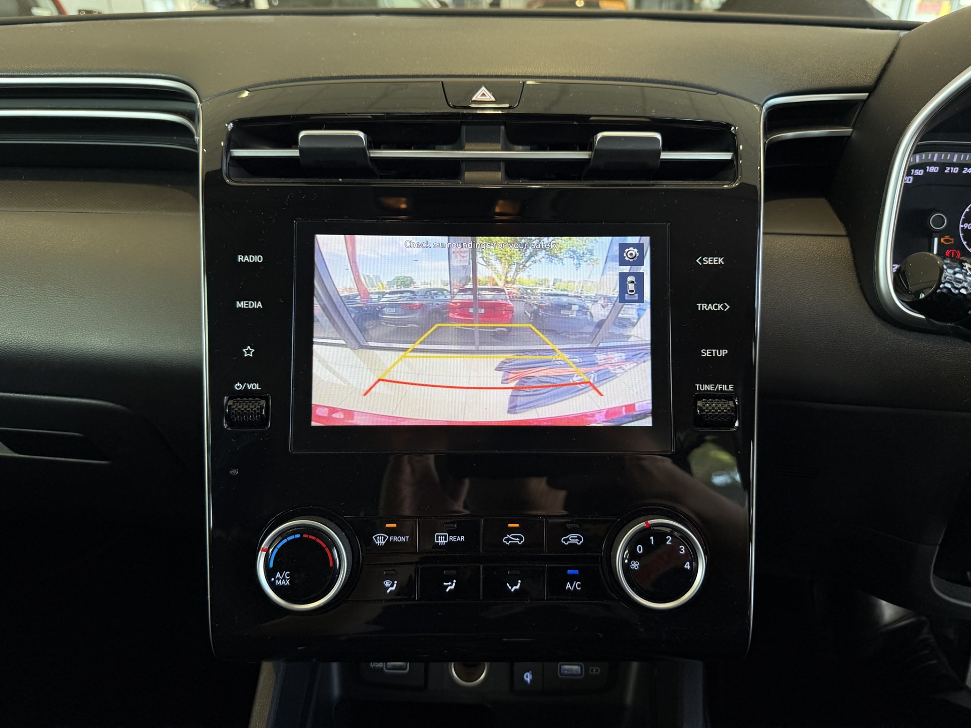 2021 Hyundai Tucson 2.0 Active 2Wd 2.0P - Image 12