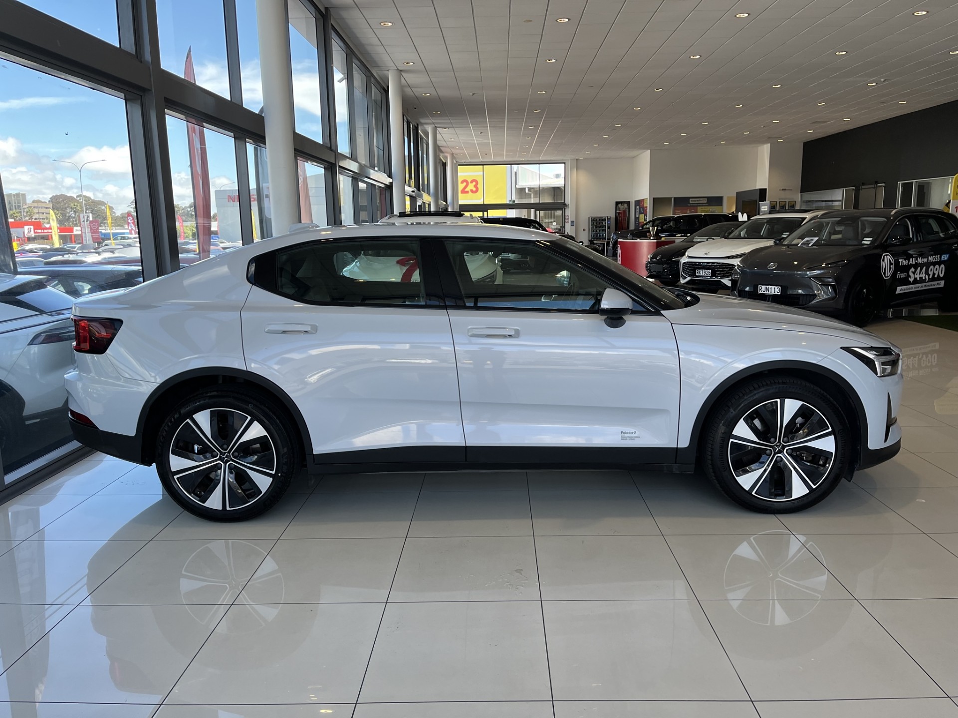 2022 Polestar 2 Srsm 69Kwh/Ev/Fd - Image 3