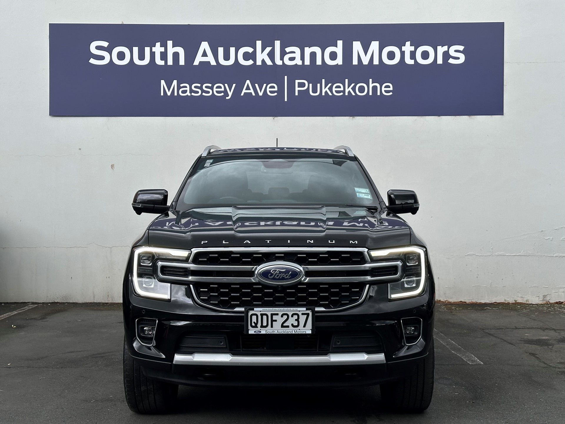 2023 Ford Everest Platinum - Image 2