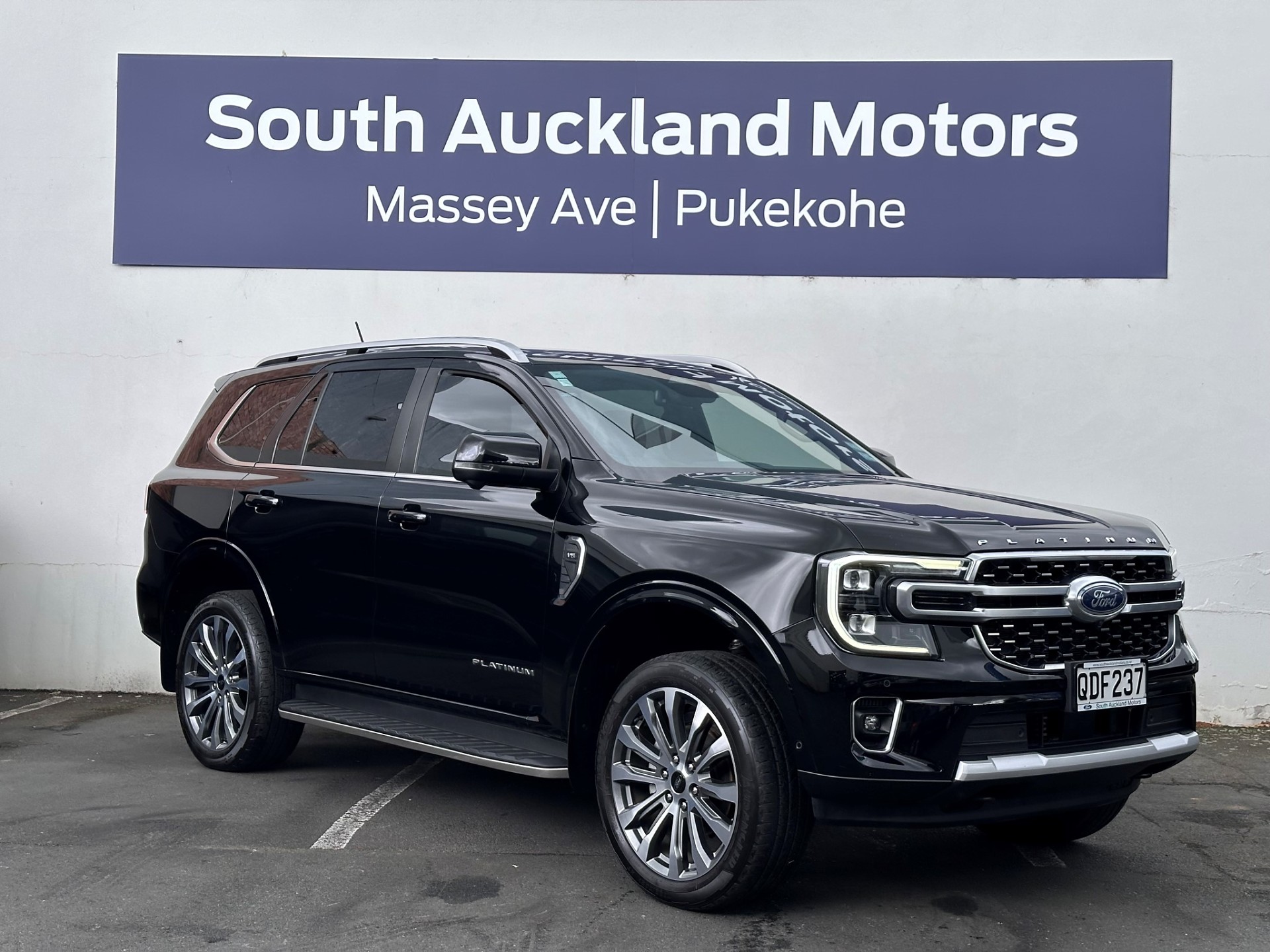 2023 Ford Everest Platinum - Image 3