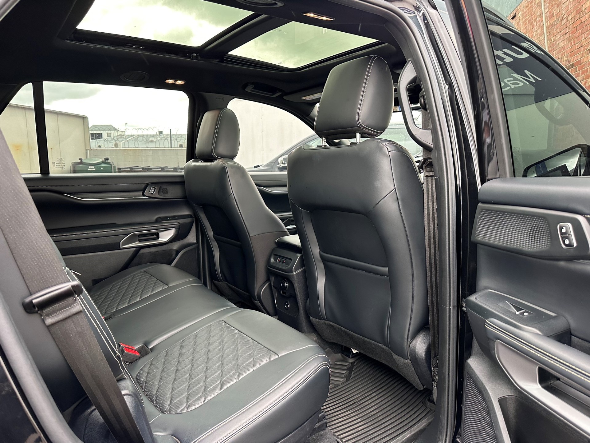 2023 Ford Everest Platinum - Image 11