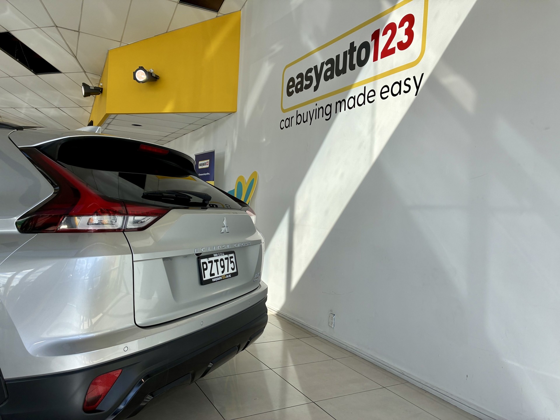 2023 Mitsubishi Eclipse Cross Sport 2.4L  PHEV 4WD - Image 7