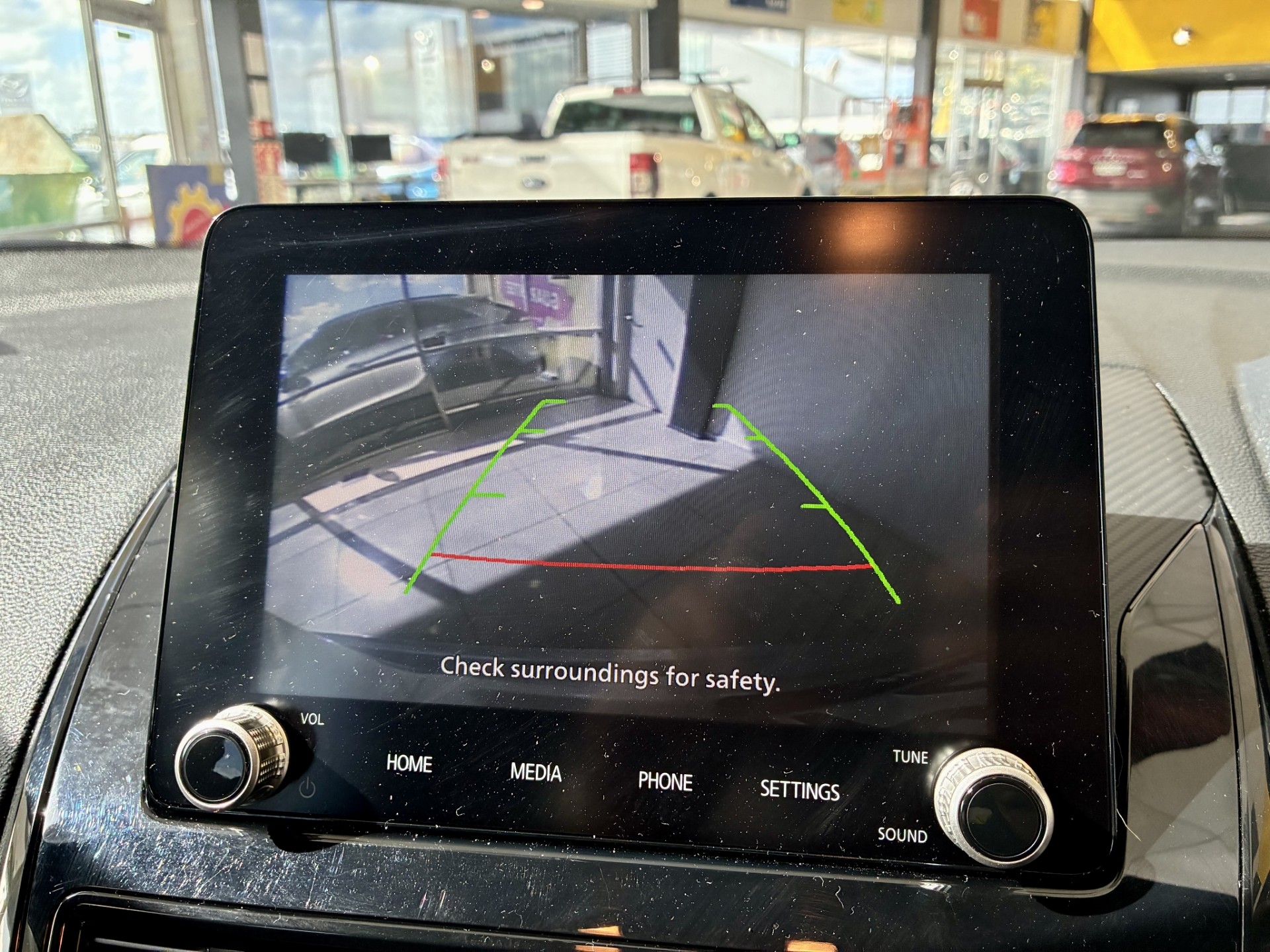 2023 Mitsubishi Eclipse Cross Sport 2.4L  PHEV 4WD - Image 17