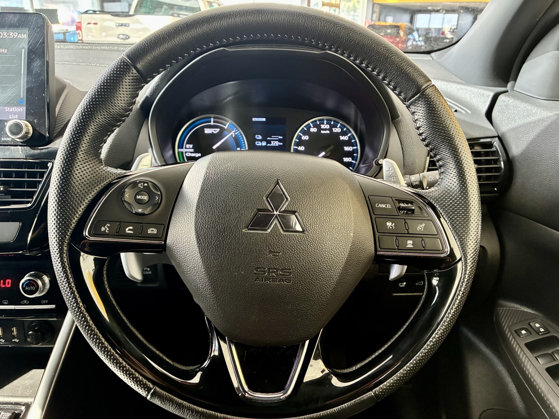 2023 Mitsubishi Eclipse Cross Sport 2.4L  PHEV 4WD - Image 16