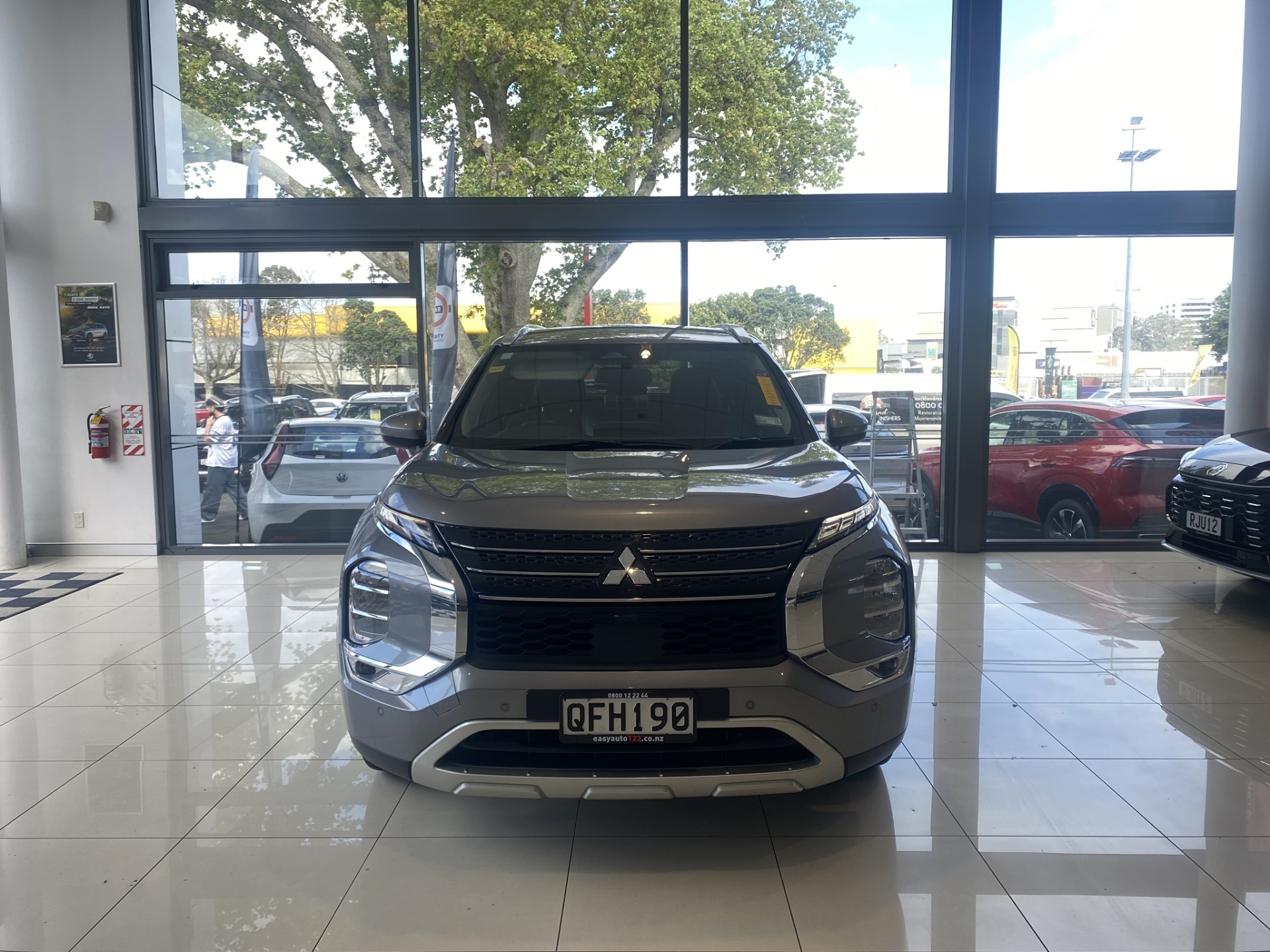 2023 Mitsubishi Outlander Xls 2.5P/4Wd/CVT 7-Seater - Image 2