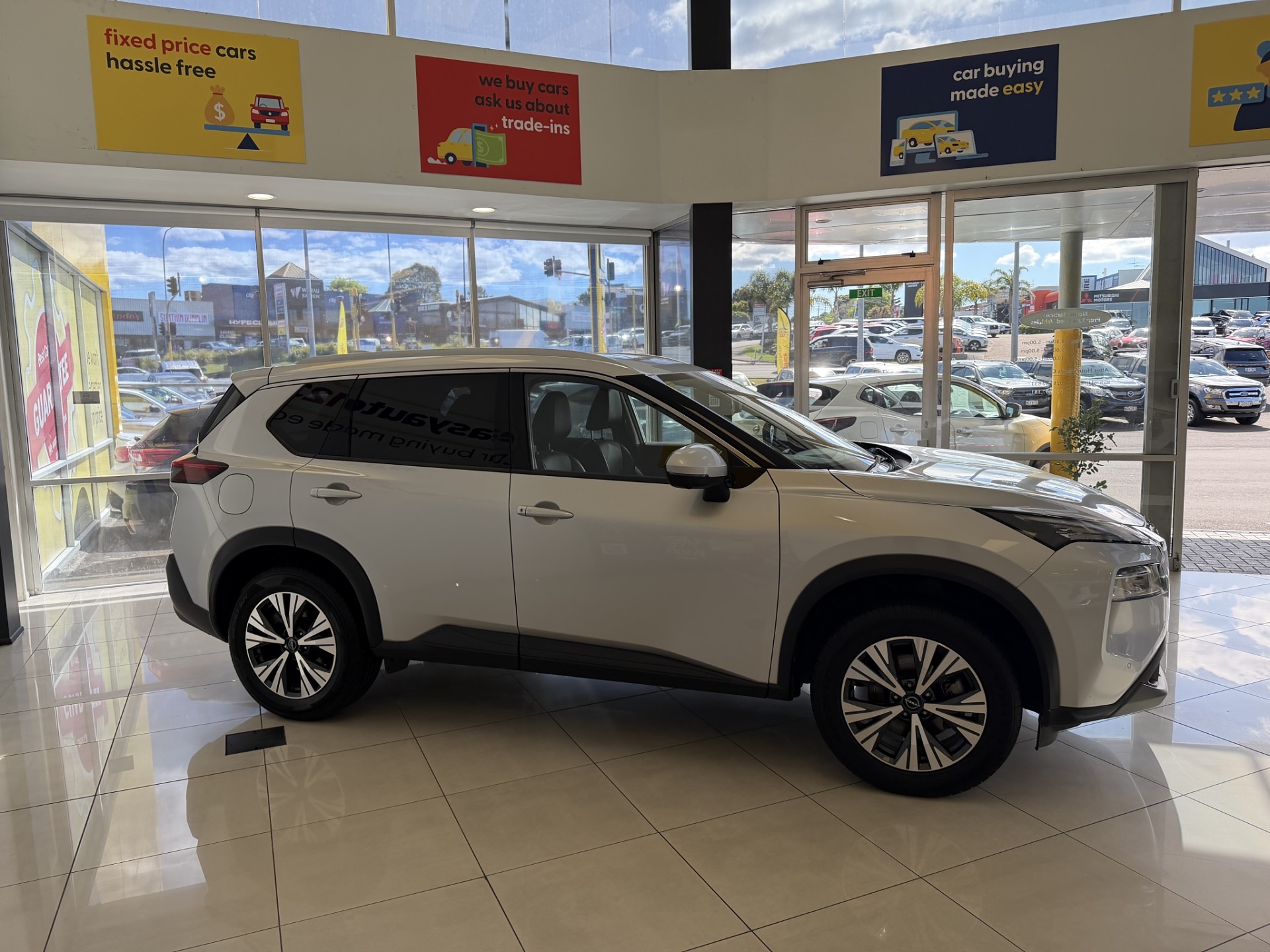 2023 Nissan X-Trail ST 2.5L 4WD 7 Seaters - Image 5