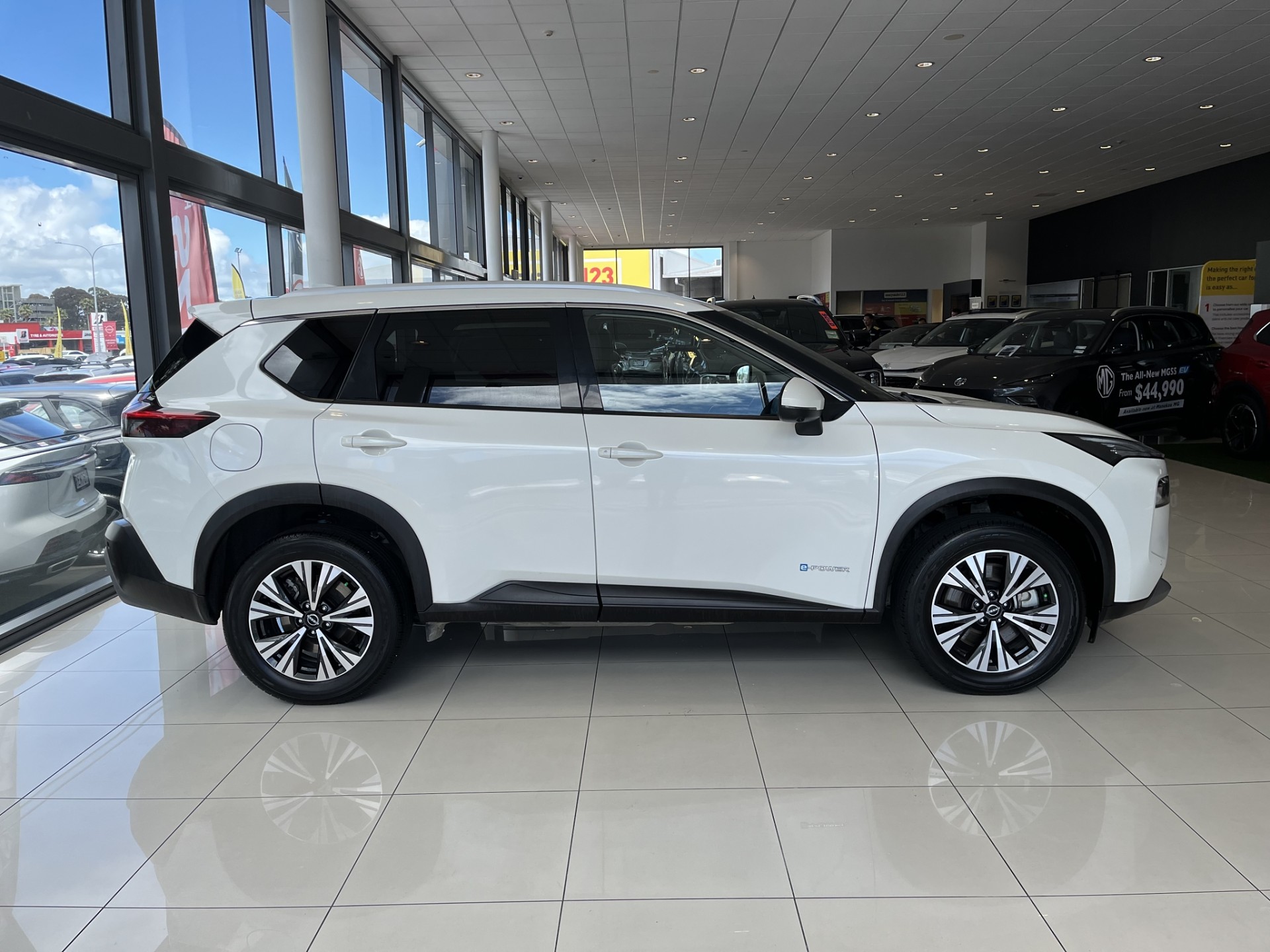 2023 Nissan X-Trail St-L E-Power 1.5Peh - Image 3