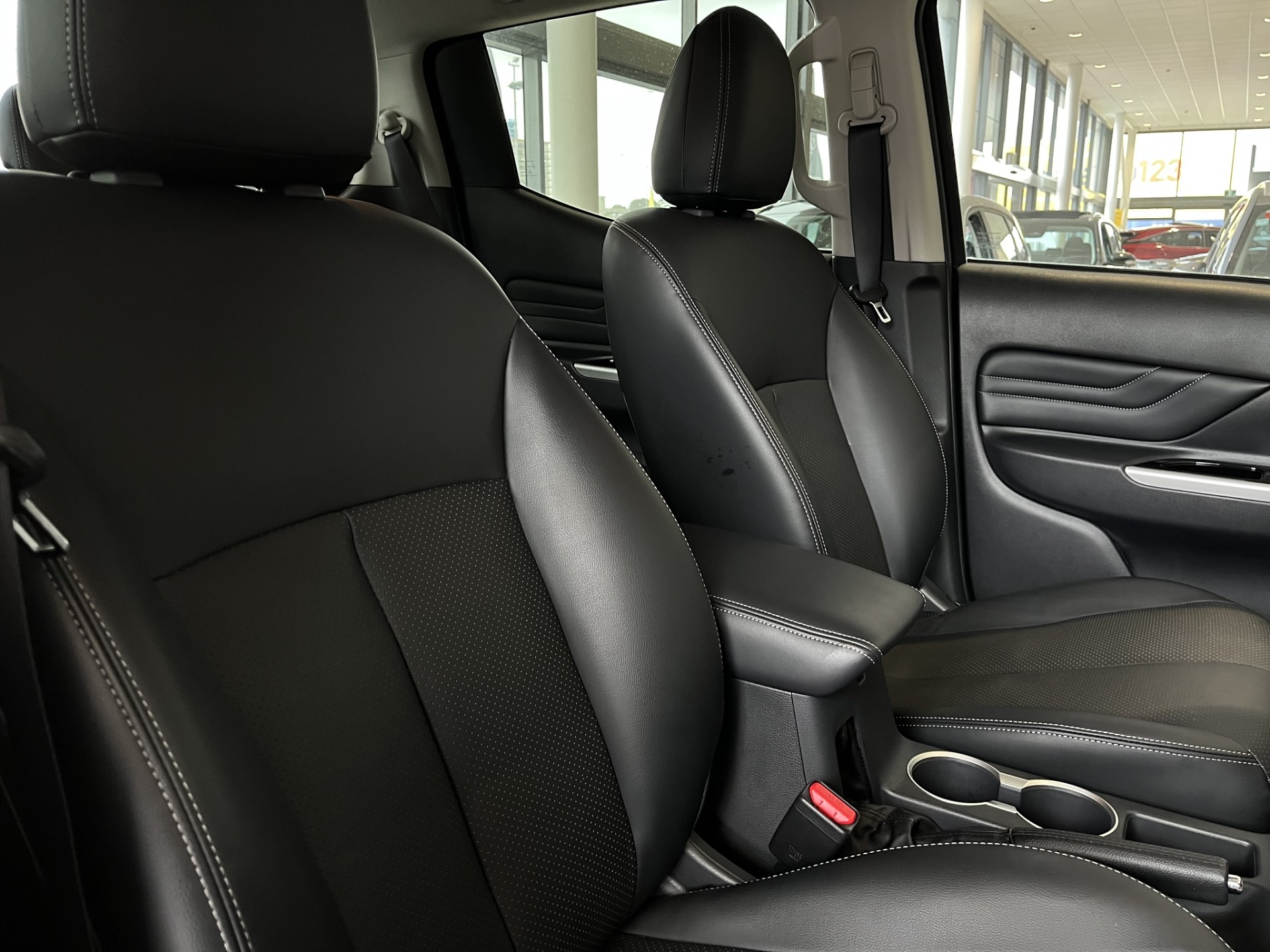 2024 Mitsubishi Triton Dc Vrxb 6At 2.4D - Image 10