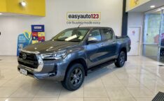2023 Toyota Hilux SR5 2.8L DT 4WD