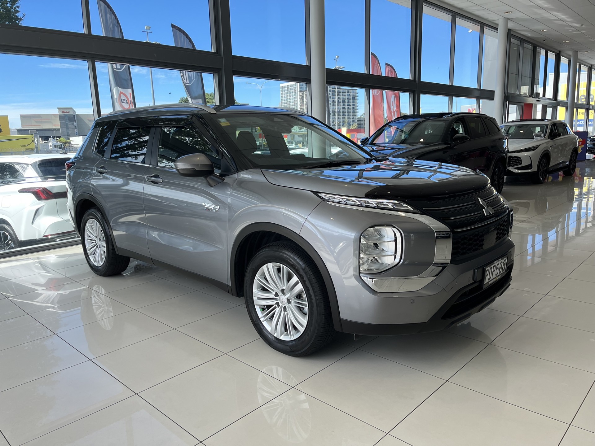 2022 Mitsubishi Outlander Ls Phev/4Wd/At