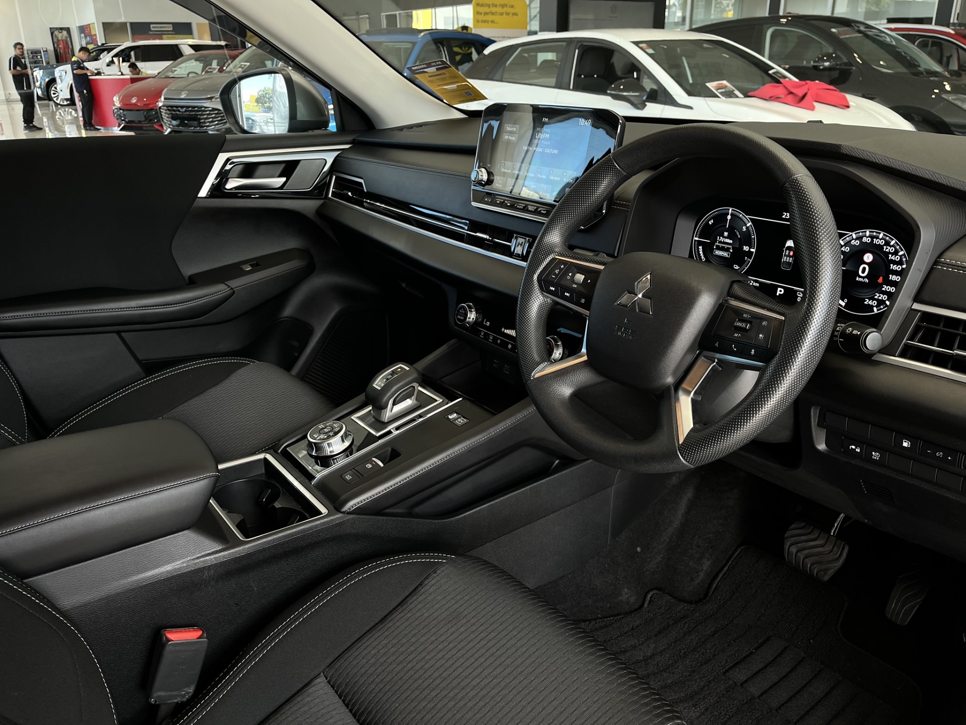 2022 Mitsubishi Outlander Ls Phev/4Wd/At - Image 11