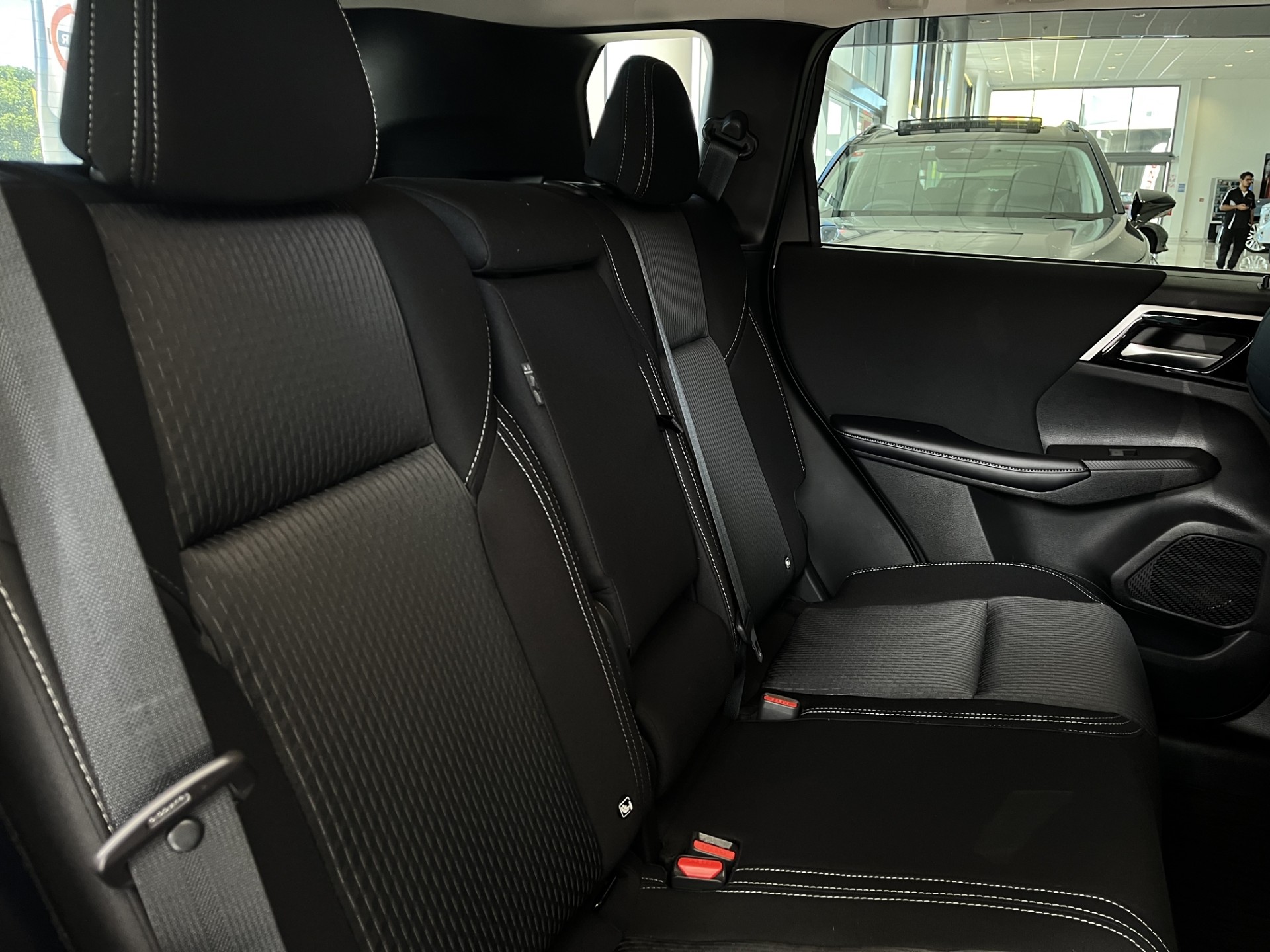 2022 Mitsubishi Outlander Ls Phev/4Wd/At - Image 13