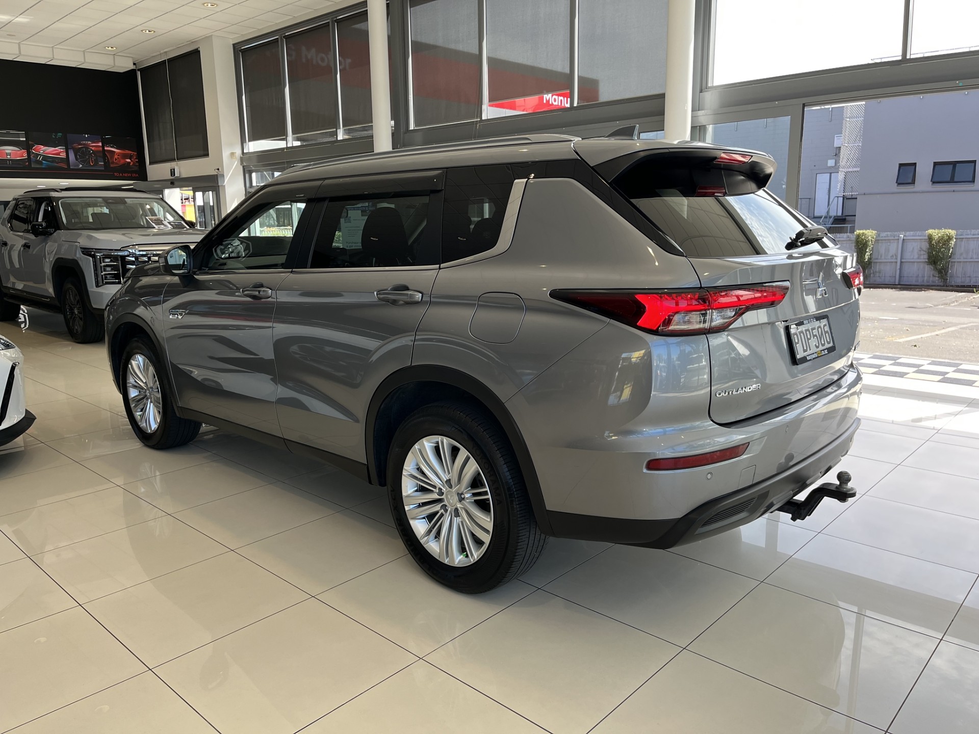 2022 Mitsubishi Outlander Ls Phev/4Wd/At - Image 7