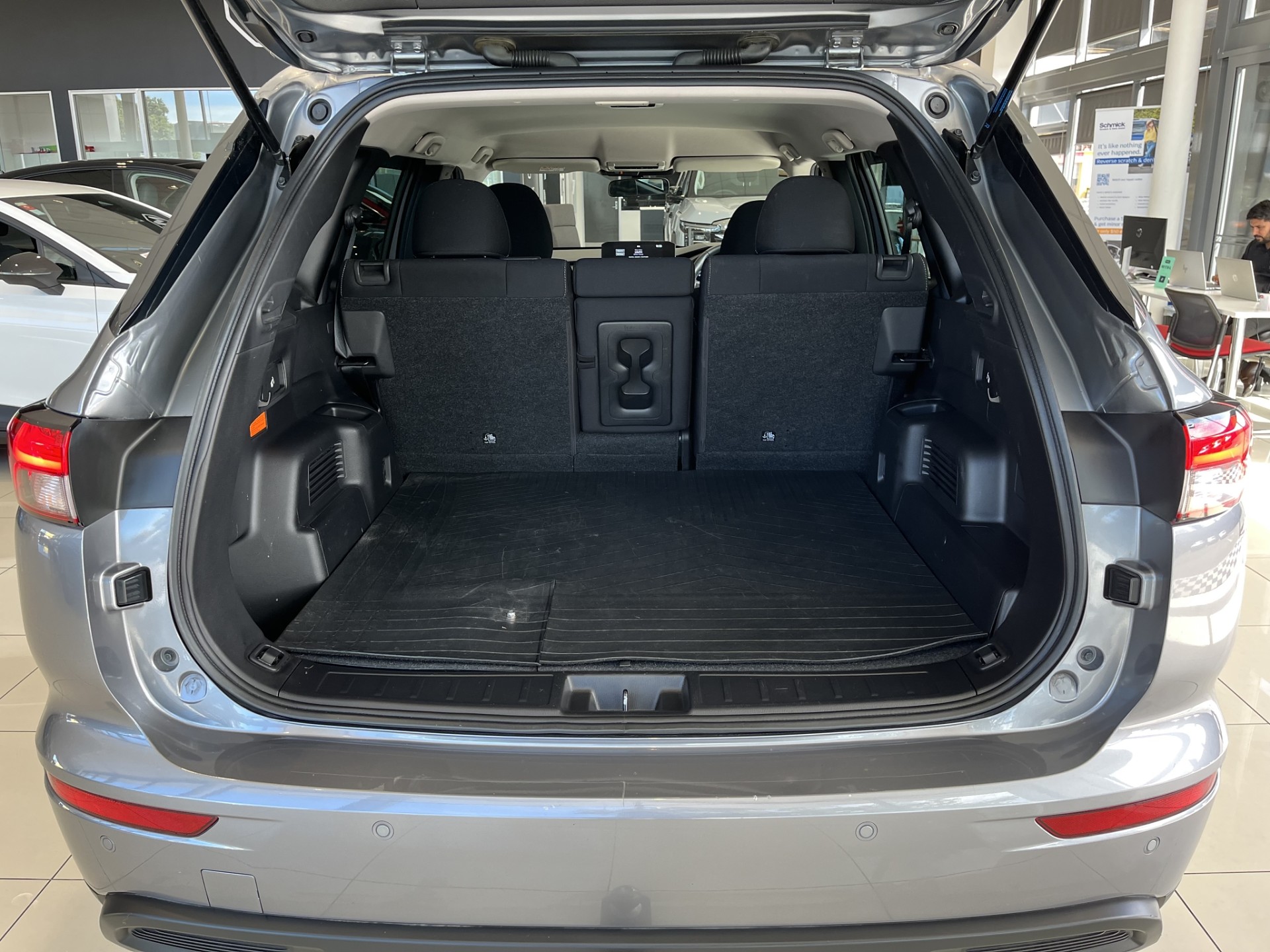 2022 Mitsubishi Outlander Ls Phev/4Wd/At - Image 9