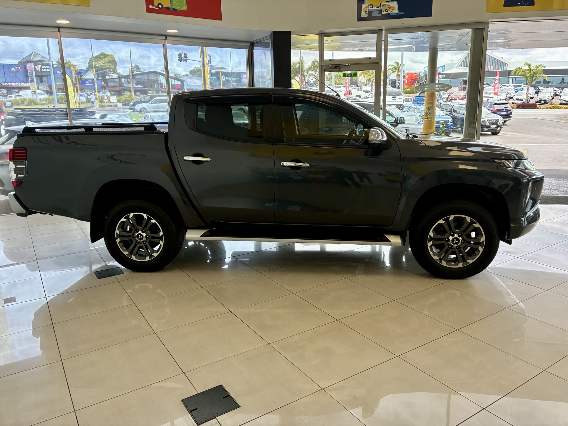 2022 Mitsubishi Triton GLXR 2.4L DT 4WD - Image 6