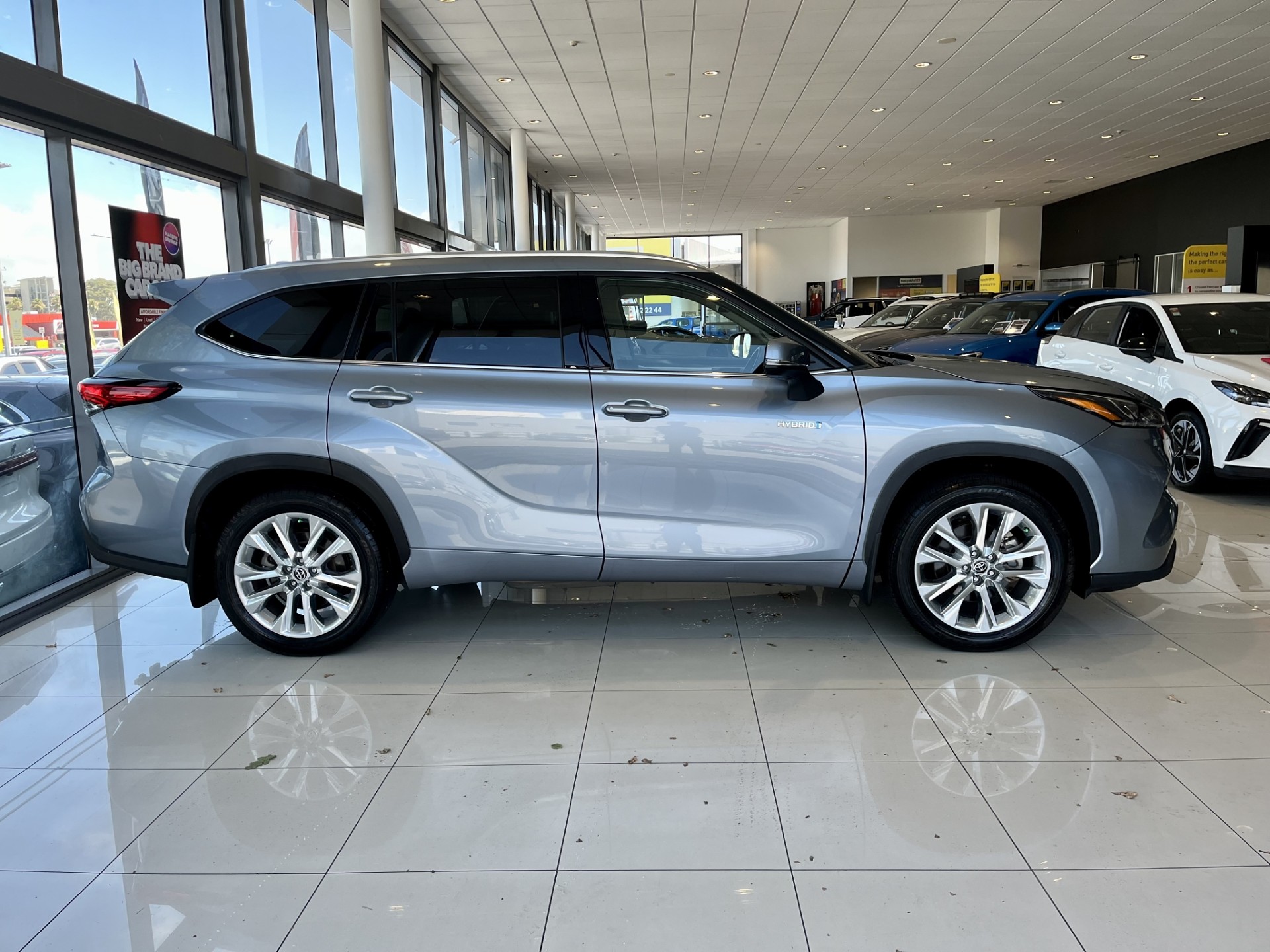 2022 Toyota Highlander Limited Zr 2.5Ph/4Wd - Image 3