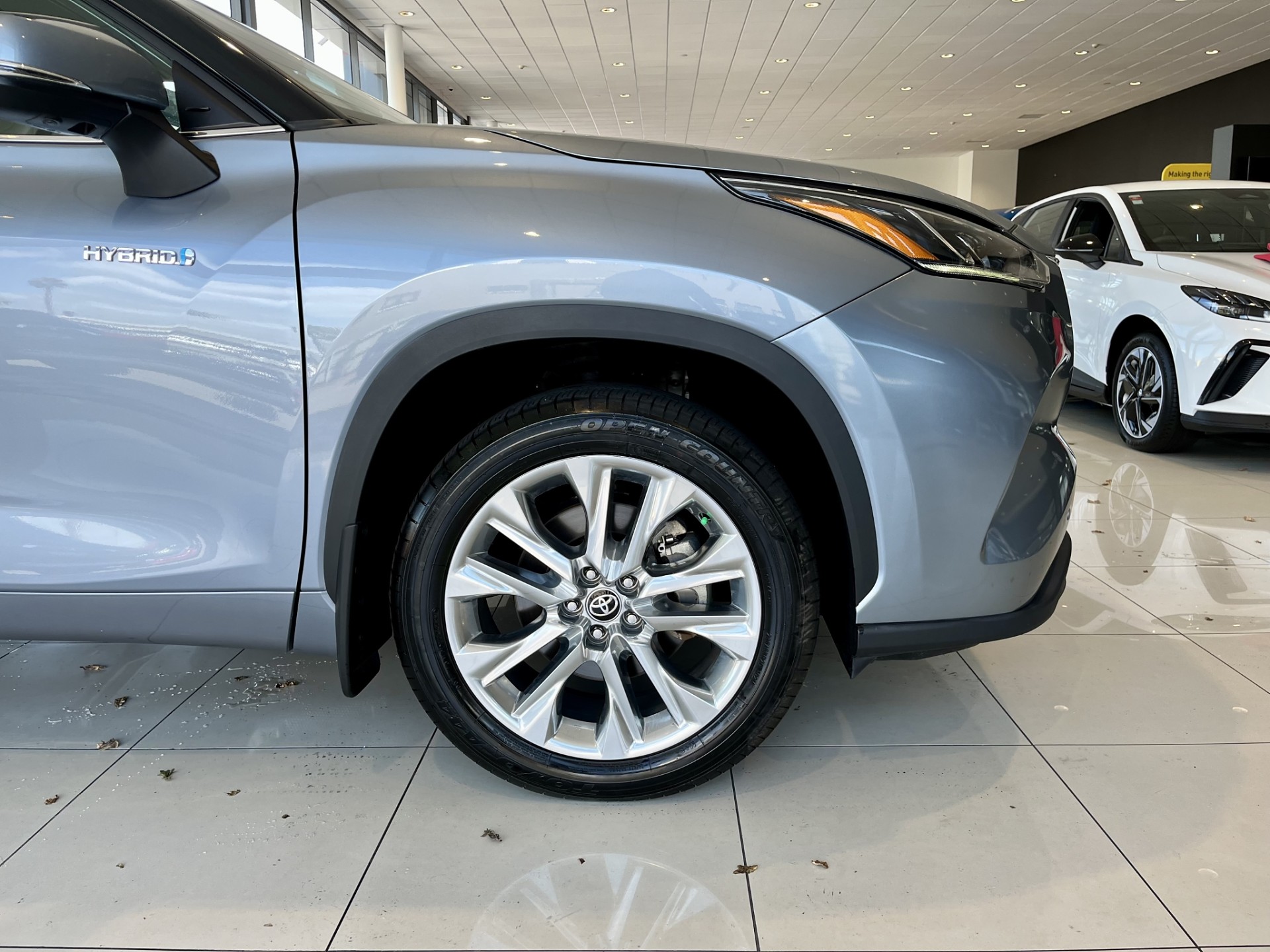 2022 Toyota Highlander Limited Zr 2.5Ph/4Wd - Image 6