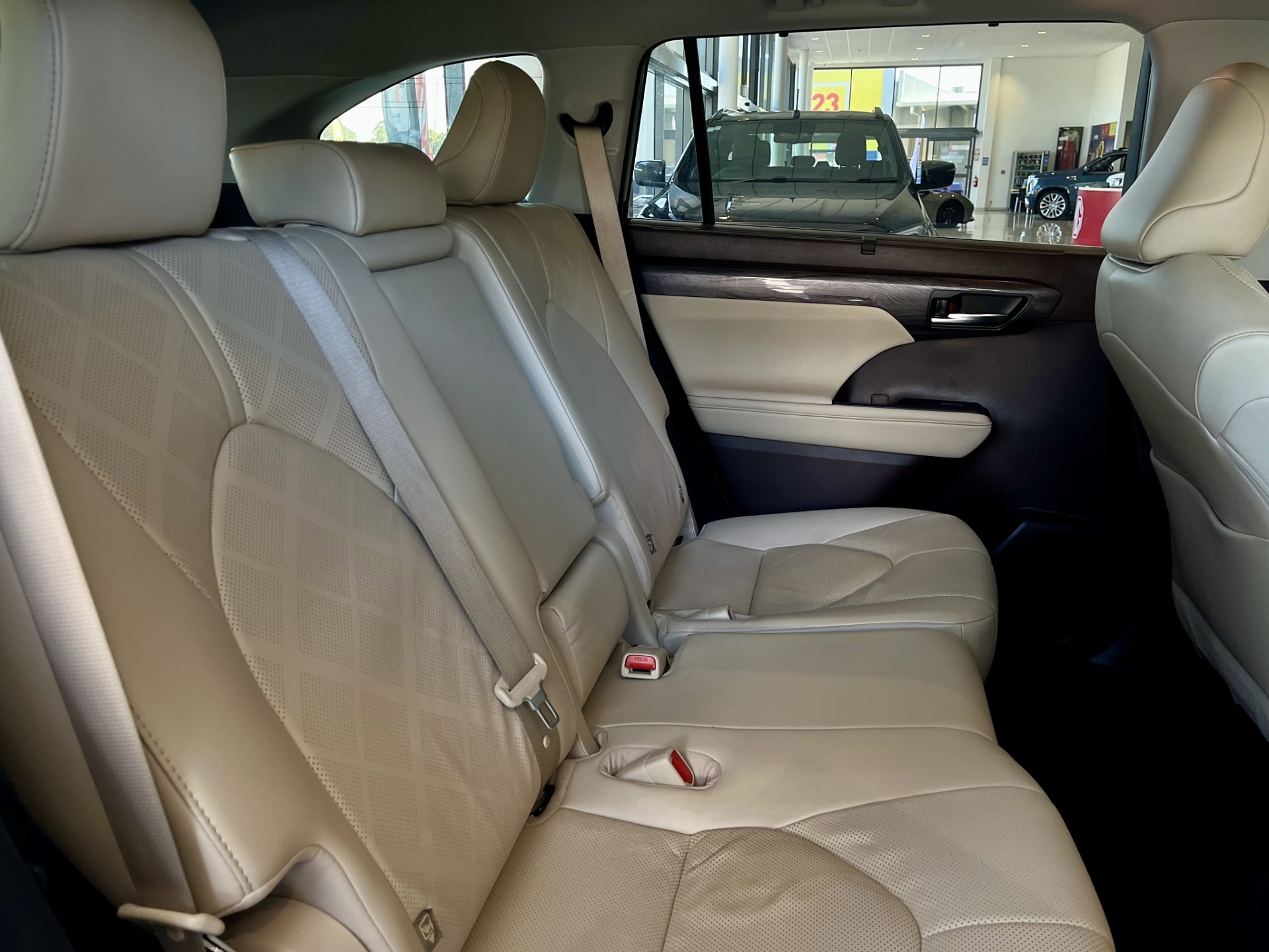 2022 Toyota Highlander Limited Zr 2.5Ph/4Wd - Image 12