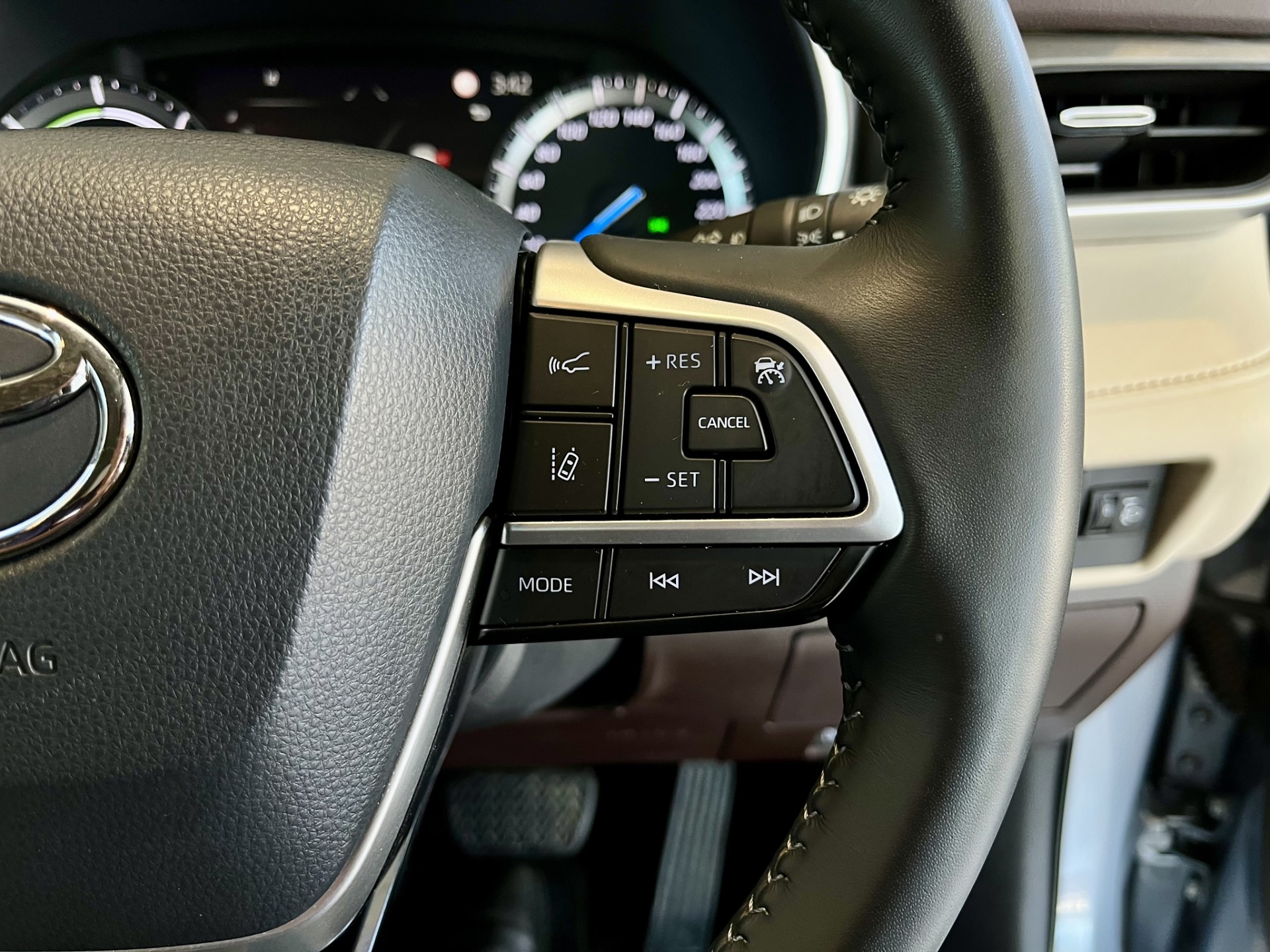 2022 Toyota Highlander Limited Zr 2.5Ph/4Wd - Image 16