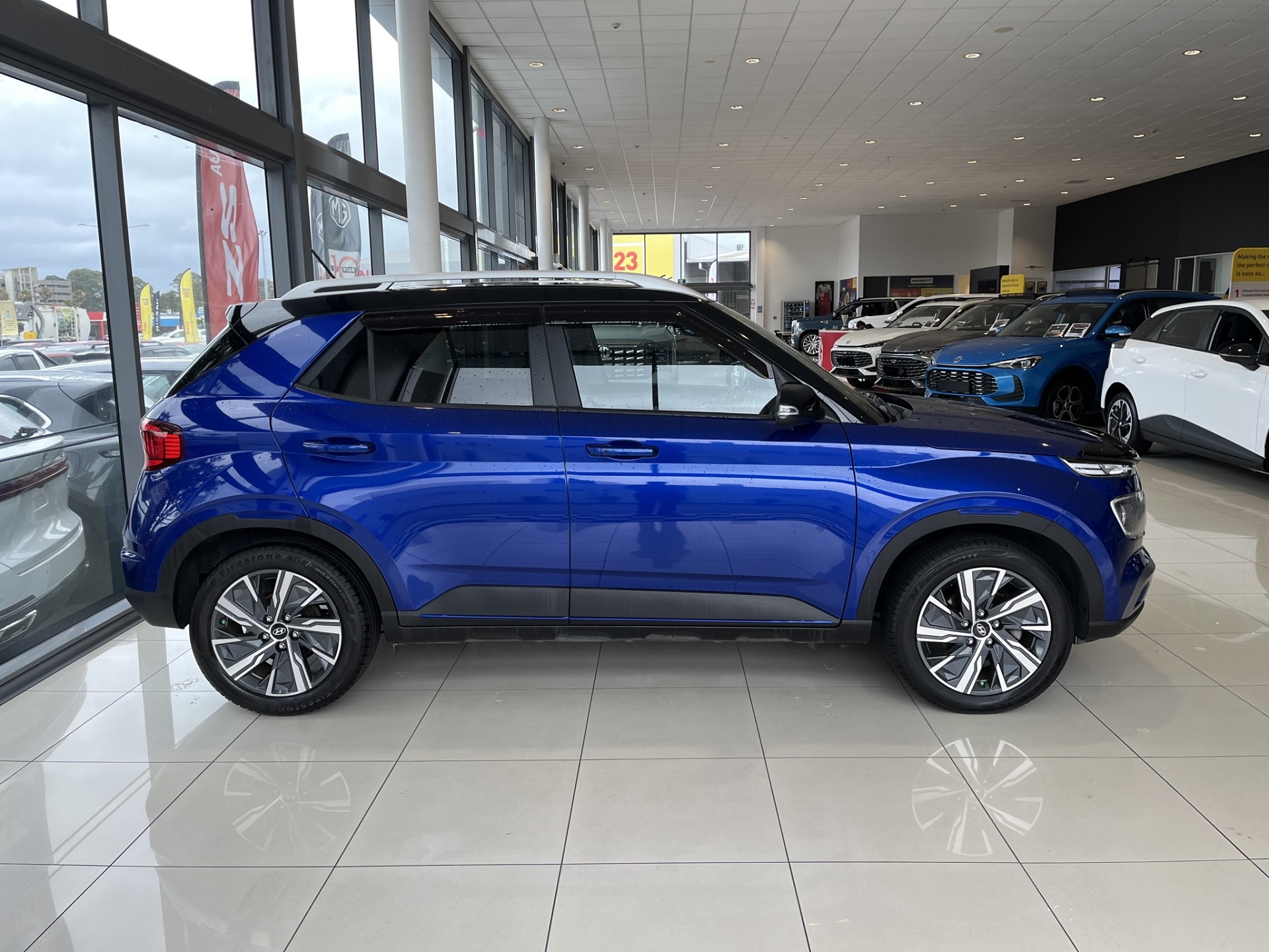 2023 Hyundai Venue Elite 1.6P/6At - Image 3