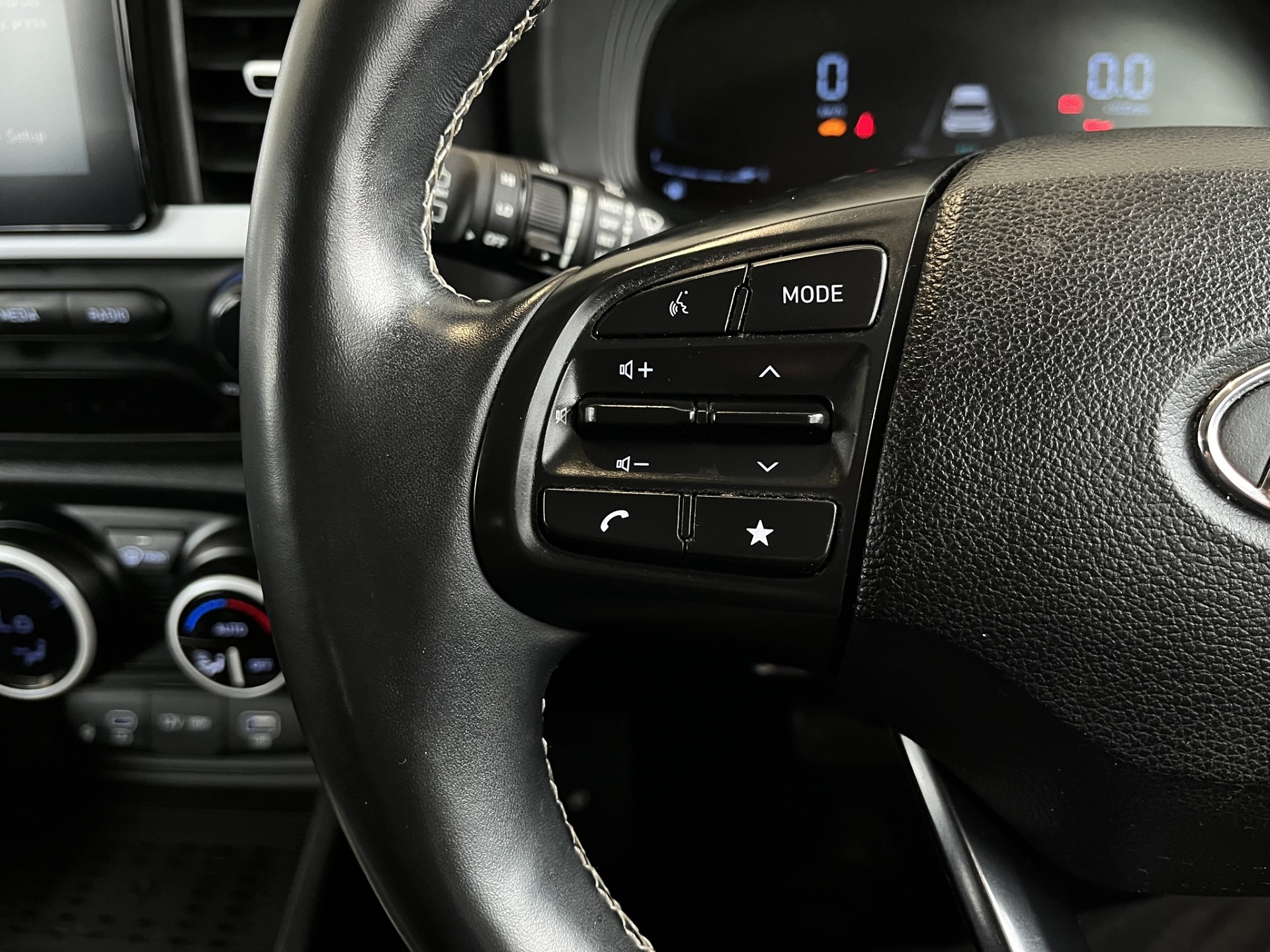 2023 Hyundai Venue Elite 1.6P/6At - Image 16