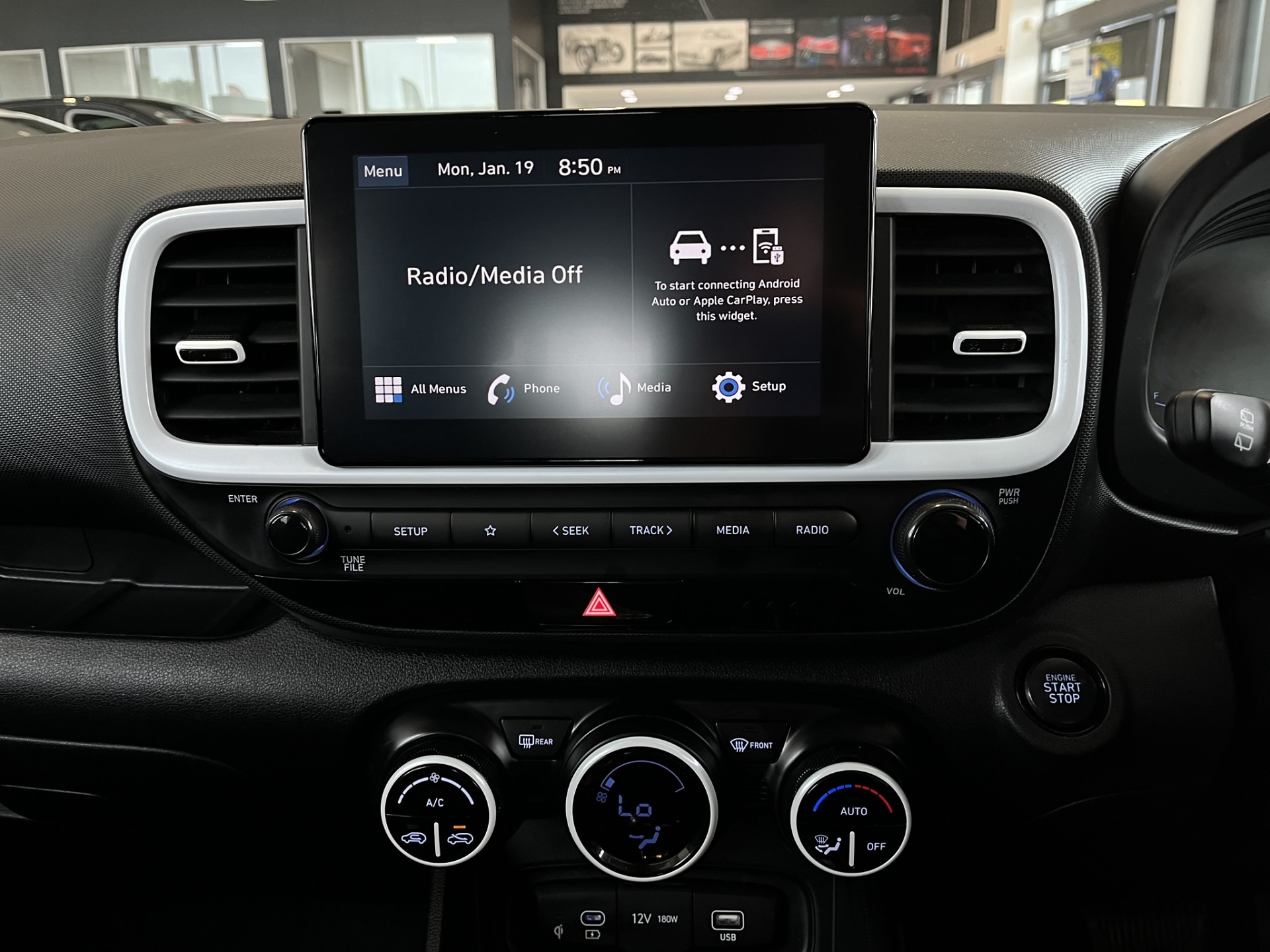 2023 Hyundai Venue Elite 1.6P/6At - Image 18