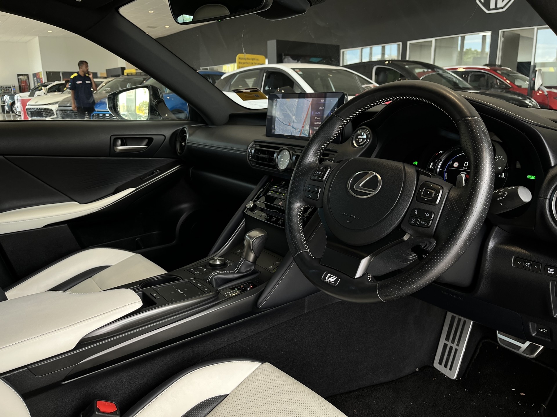 2023 Lexus IS 300H F Sport 2.5Ph/Hd - Image 11