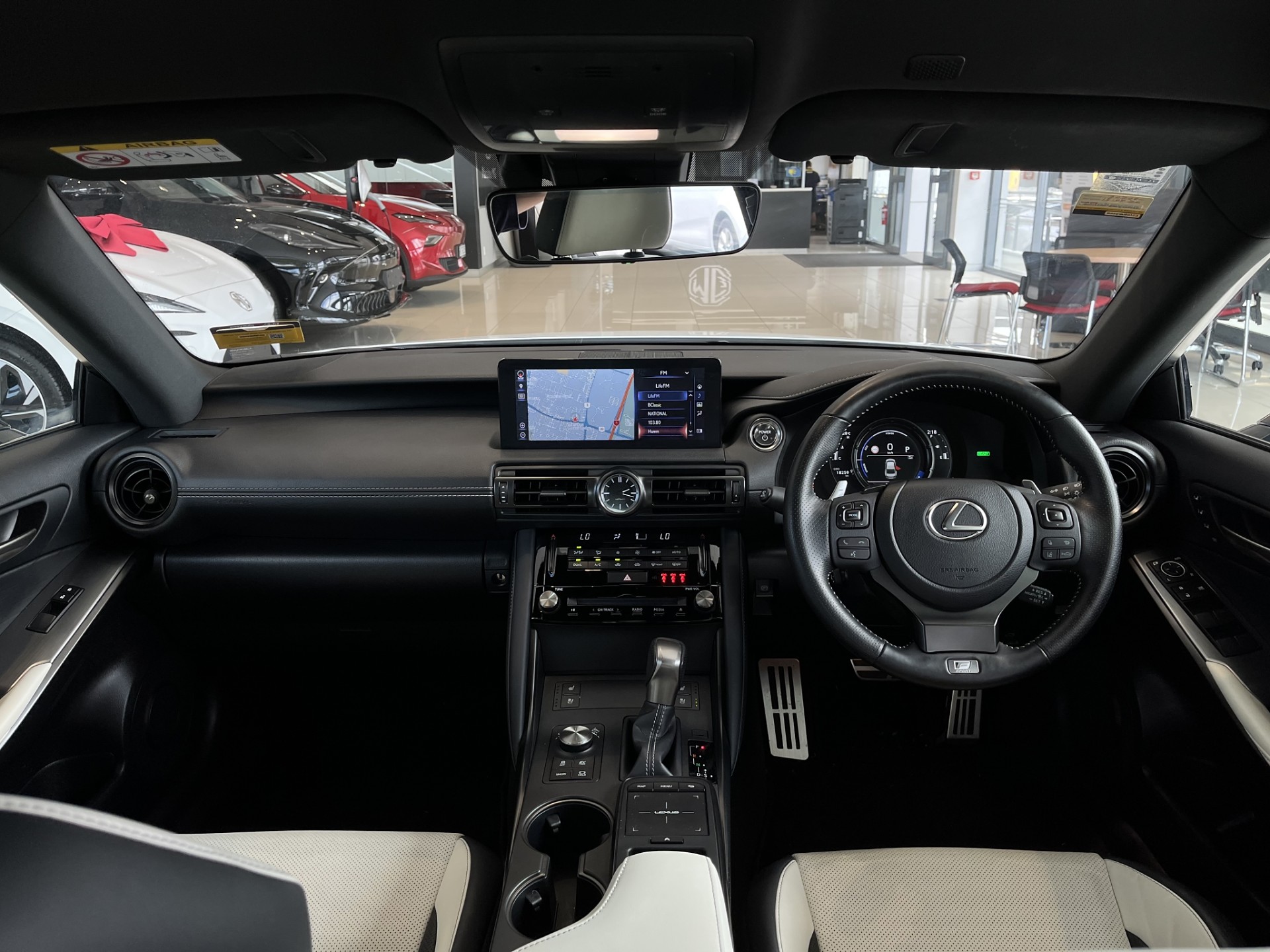 2023 Lexus IS 300H F Sport 2.5Ph/Hd - Image 14