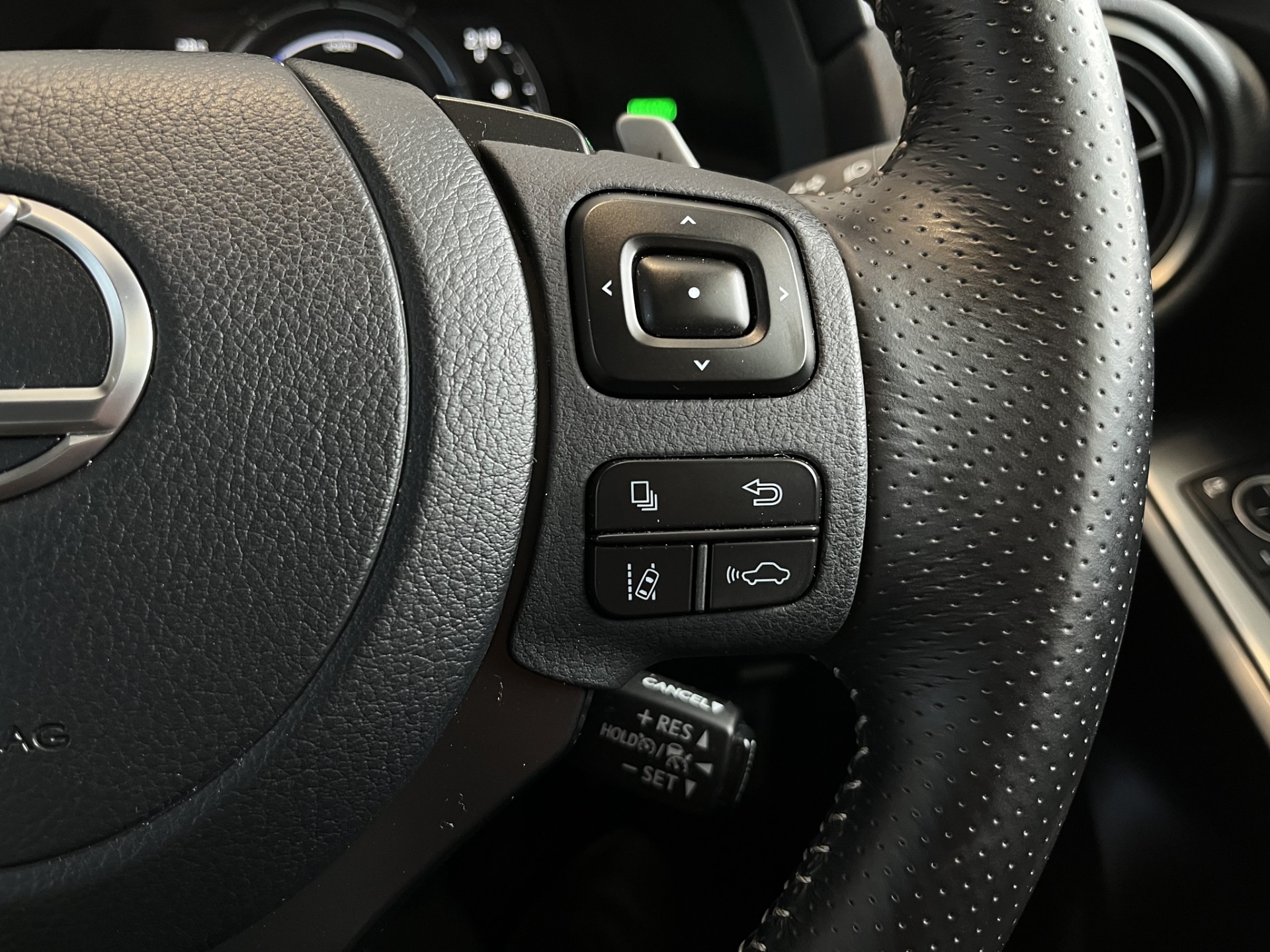 2023 Lexus IS 300H F Sport 2.5Ph/Hd - Image 17