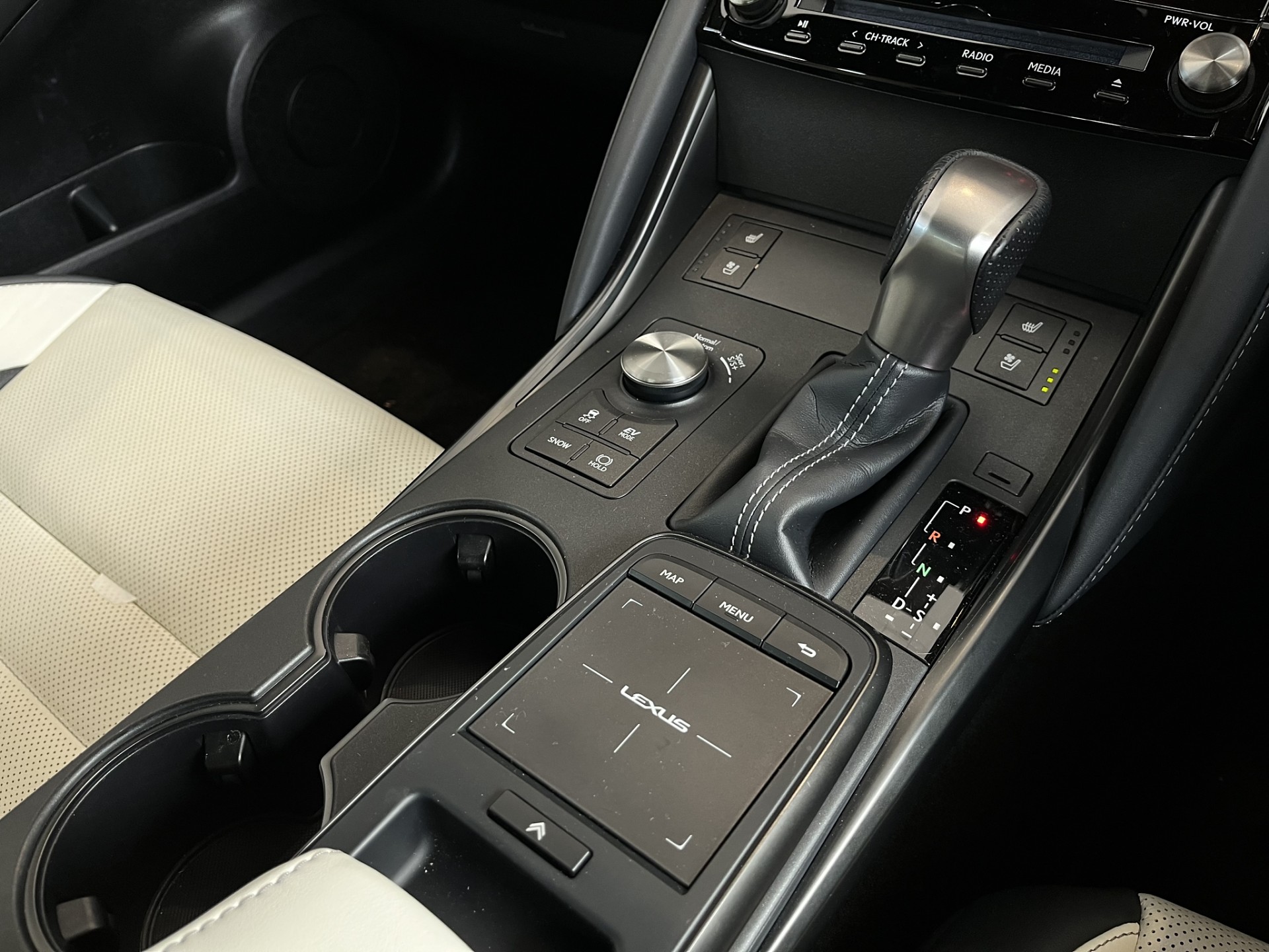 2023 Lexus IS 300H F Sport 2.5Ph/Hd - Image 21