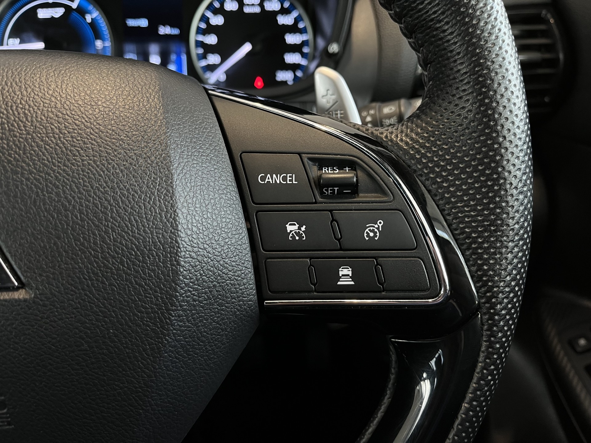 2023 Mitsubishi Eclipse Cross Sport Phev/4Wd/At - Image 13