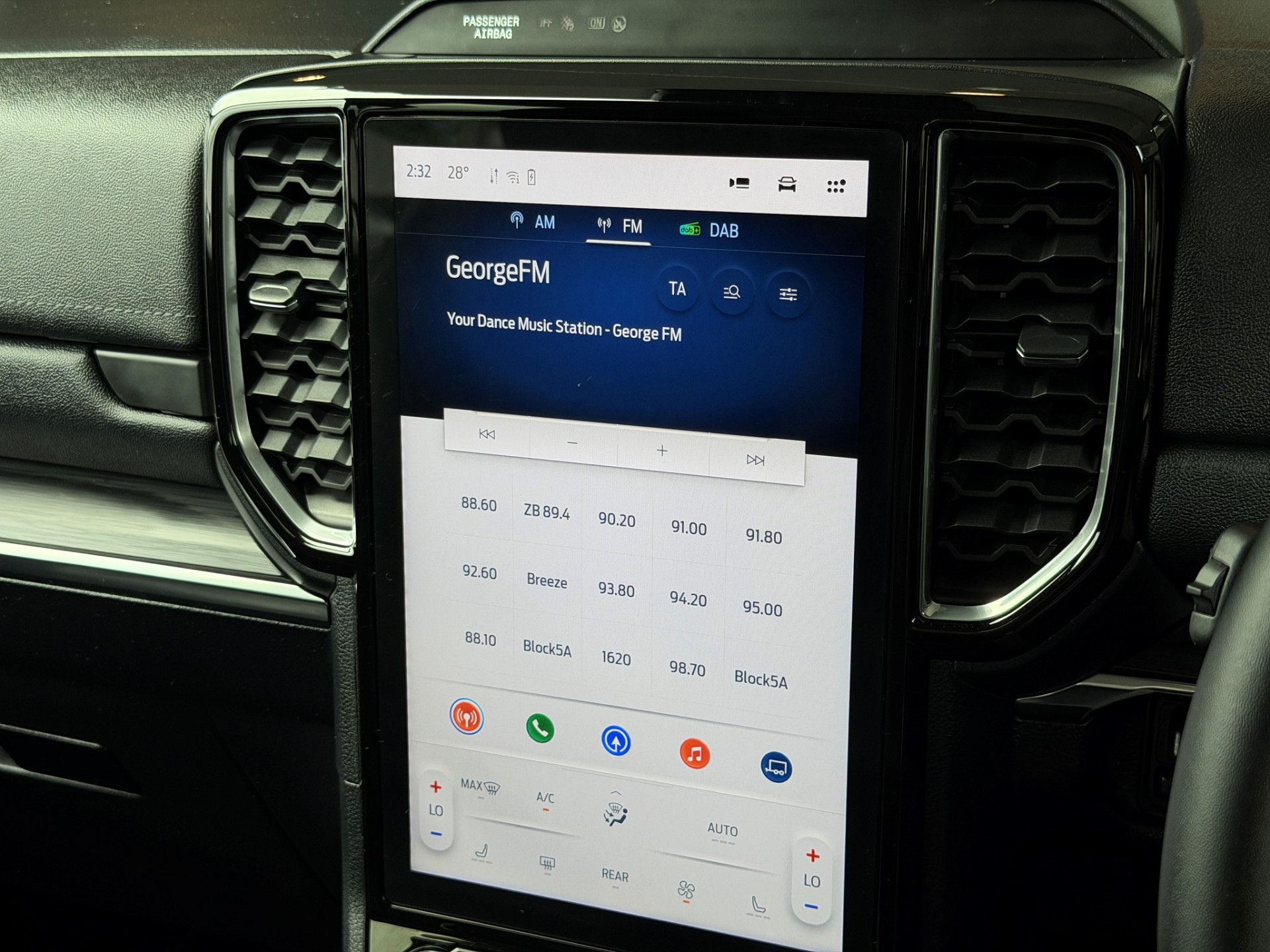 2025 Ford Everest SPORT 4WD 2.0 Bi Turbo 4X4 - Image 14