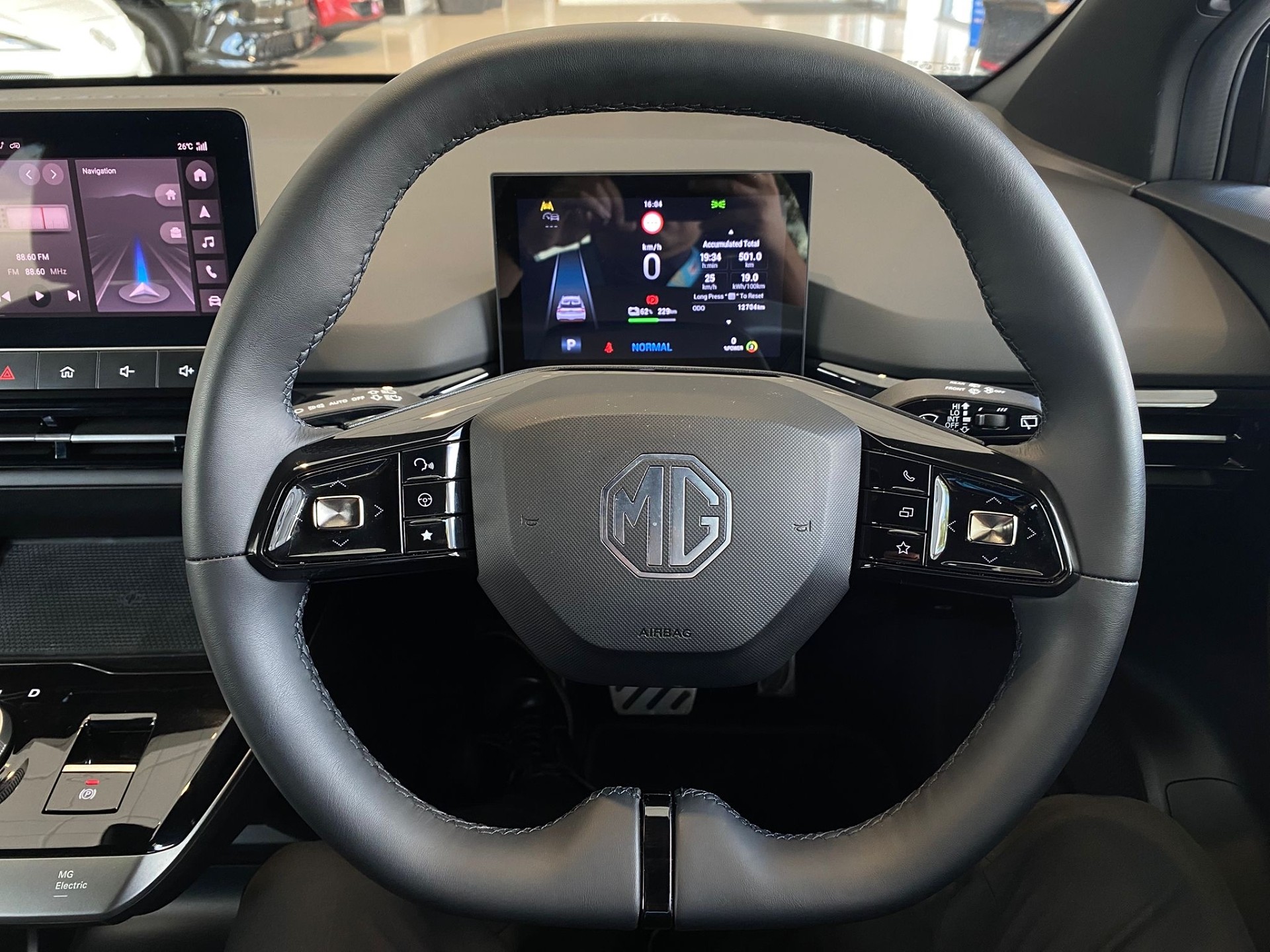 2025 MG MG4 Essence 64Kwh/Ev/4Wd - Image 14