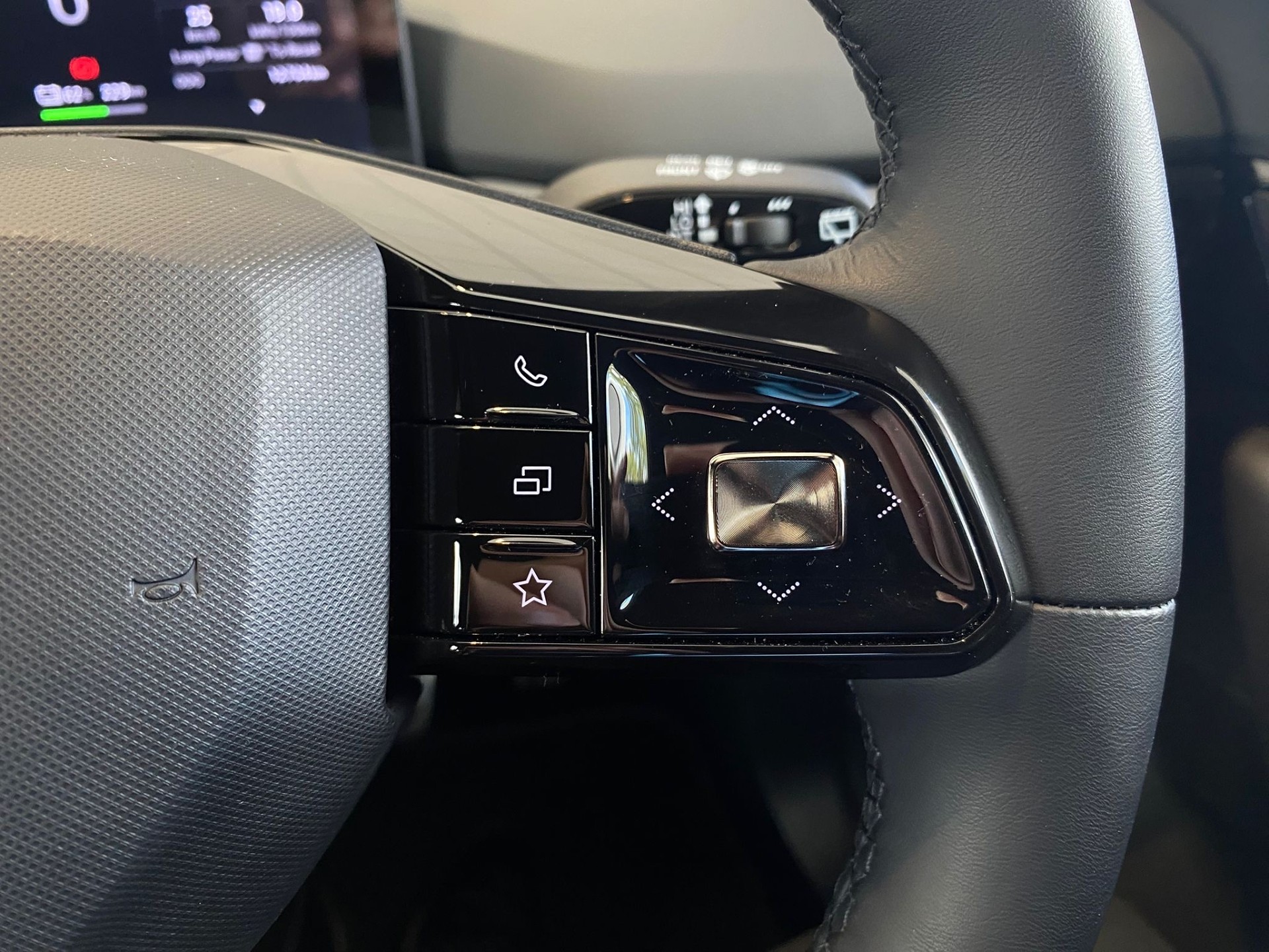 2025 MG MG4 Essence 64Kwh/Ev/4Wd - Image 16