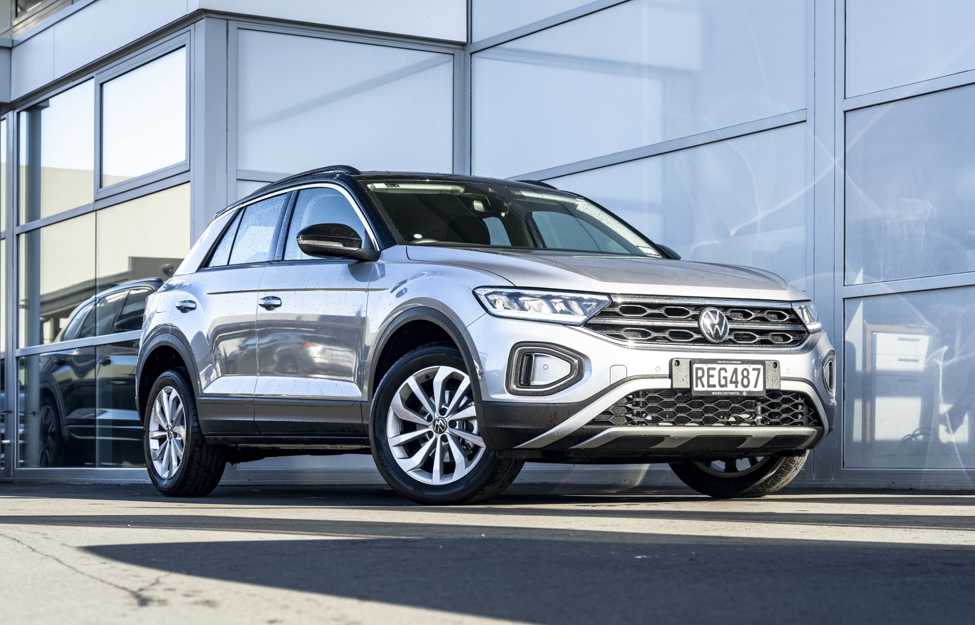 2025 Volkswagen T-Roc Life 2WD Facelift Petrol Auto / Turbo