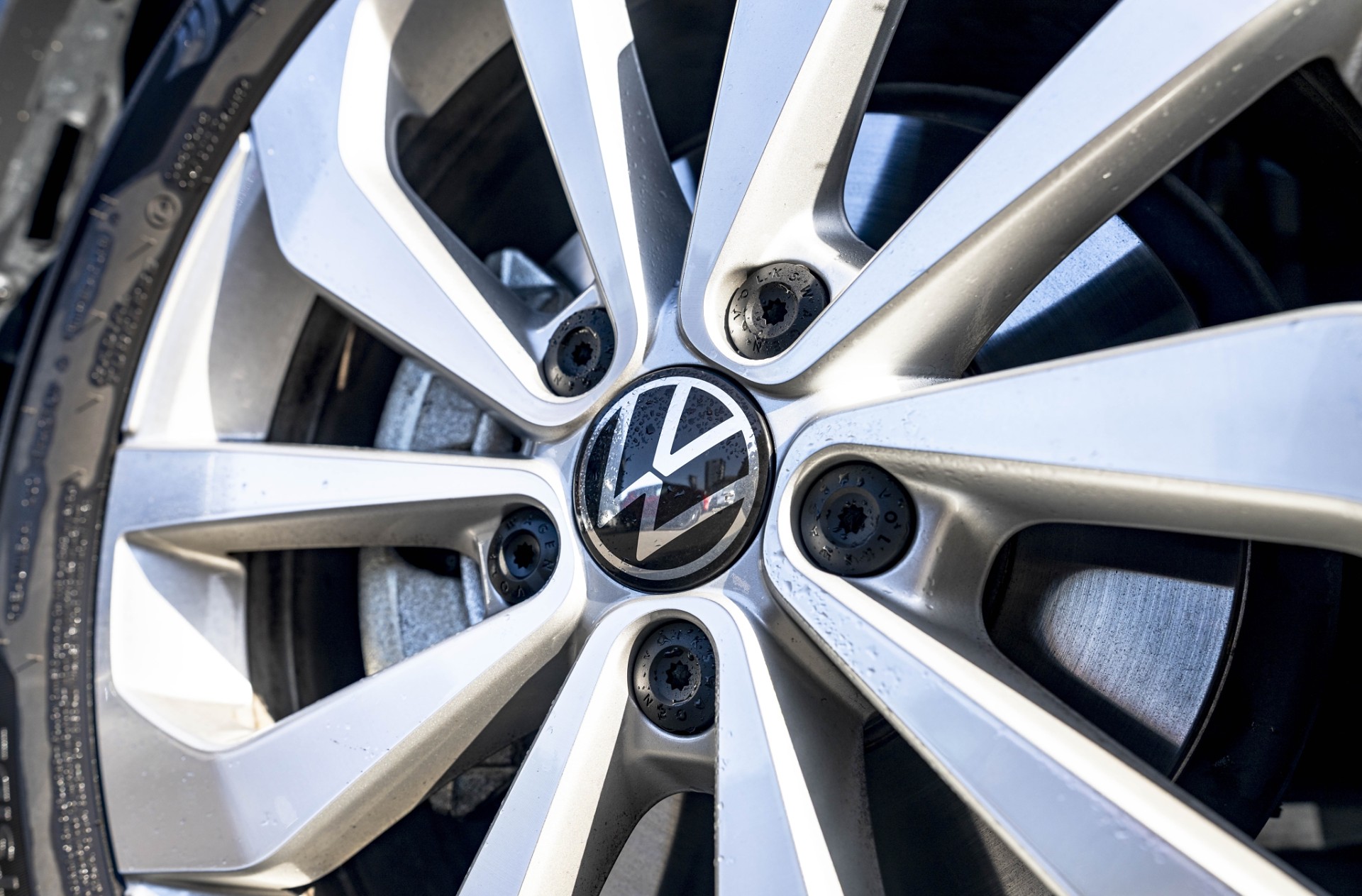 2025 Volkswagen T-Roc Life 2WD Facelift Petrol Auto / Turbo - Image 18