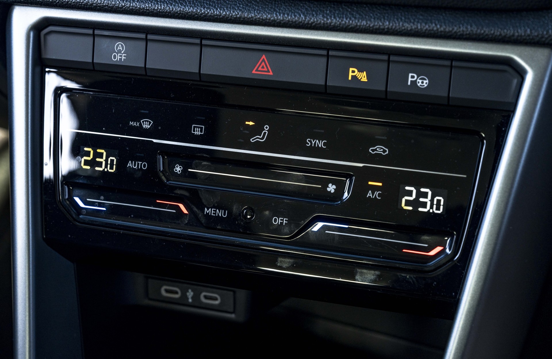 2025 Volkswagen T-Roc Life 2WD Facelift Petrol Auto / Turbo - Image 15