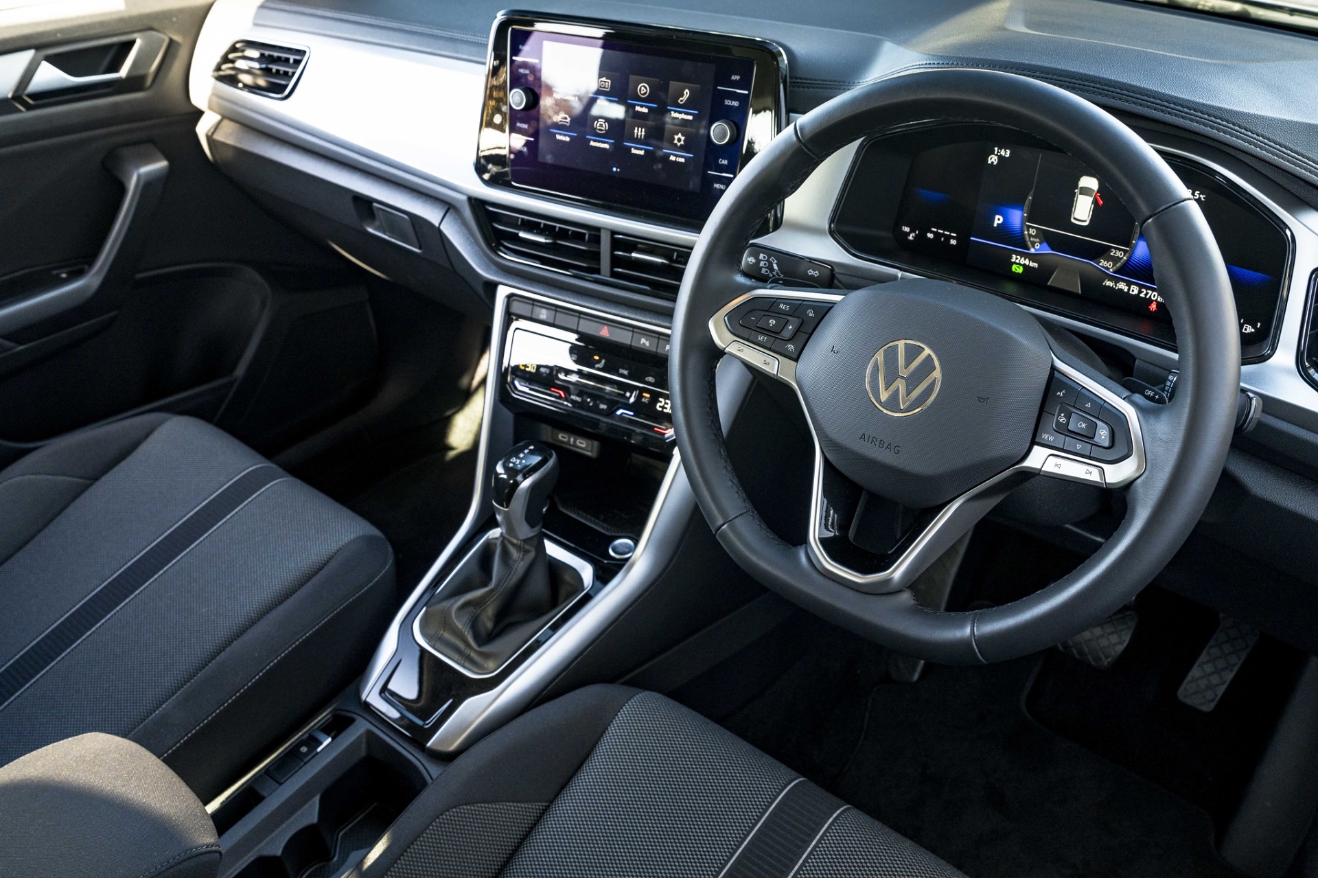 2025 Volkswagen T-Roc Life 2WD Facelift Petrol Auto / Turbo - Image 8