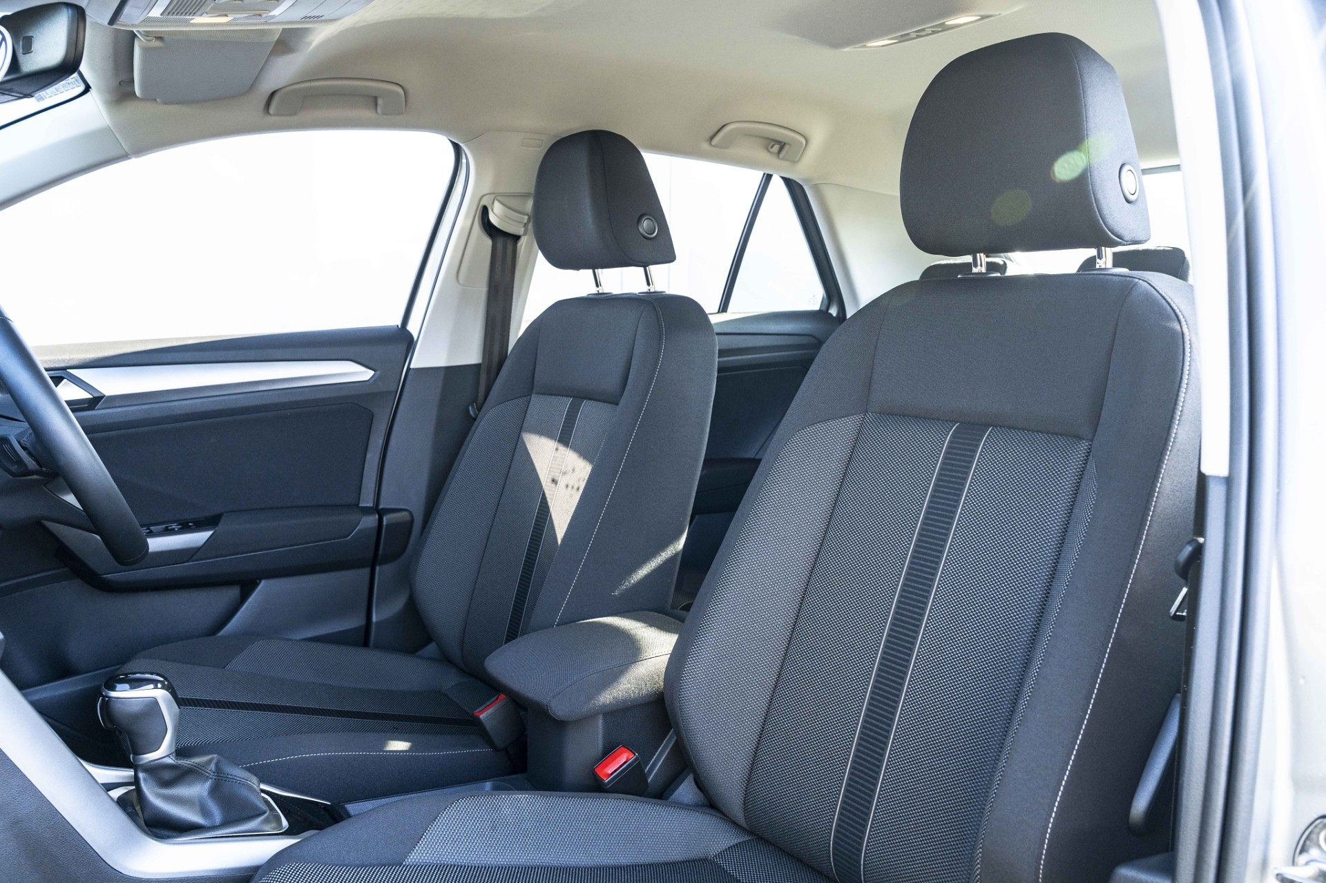 2025 Volkswagen T-Roc Life 2WD Facelift Petrol Auto / Turbo - Image 11