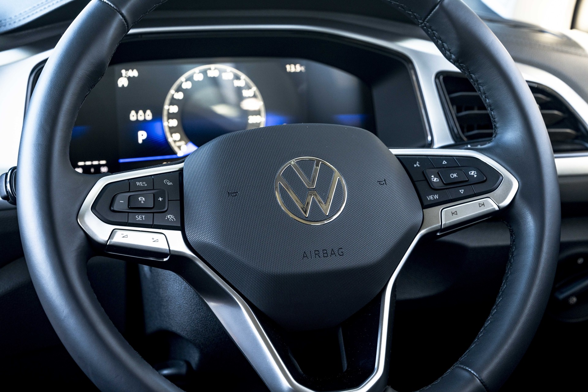 2025 Volkswagen T-Roc Life 2WD Facelift Petrol Auto / Turbo - Image 10