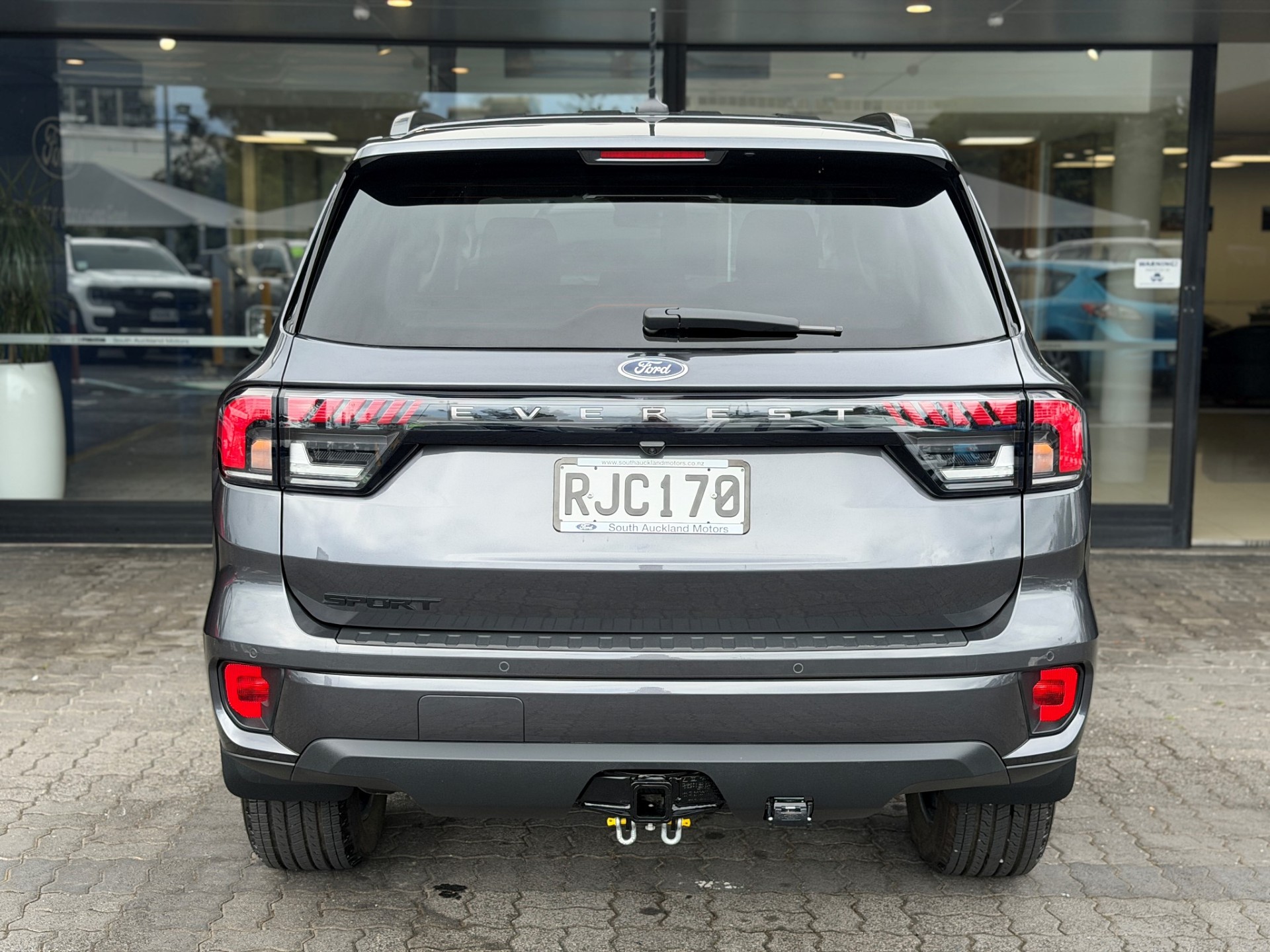 2025 Ford Everest SPORT 4WD 2.0 Bi Turbo 4X4 - Image 9