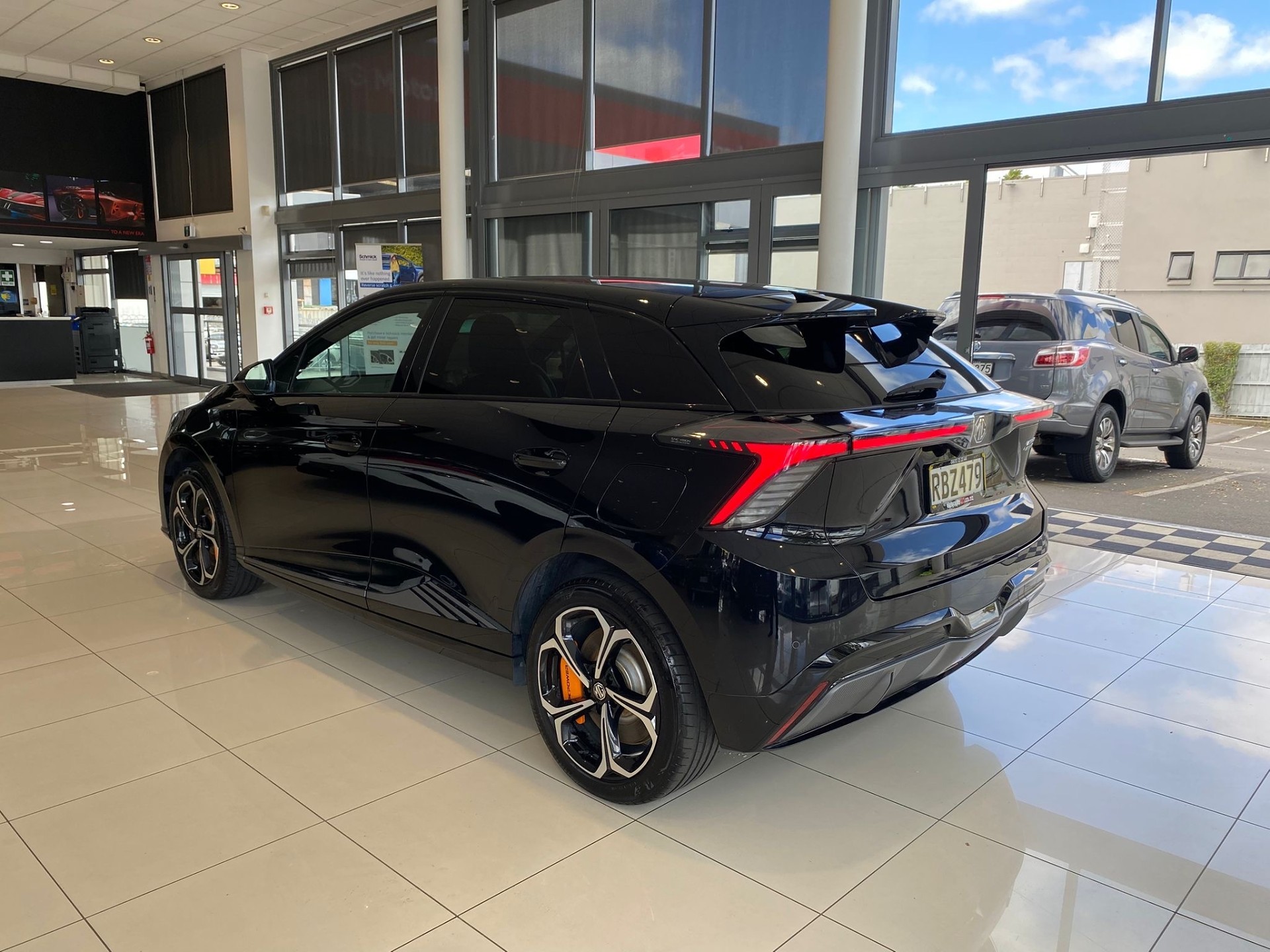 2025 MG MG4 Essence 64Kwh/Ev/4Wd - Image 7